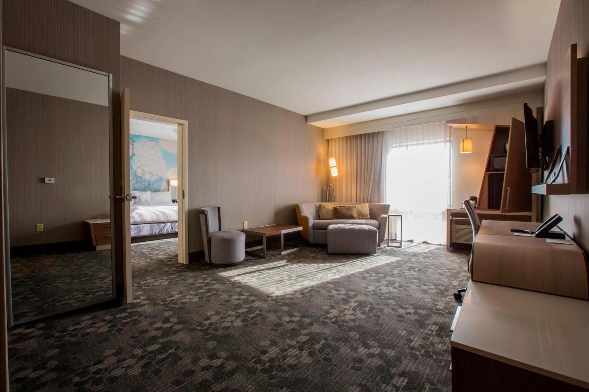 Courtyard by Marriott Jackson Airport/Pearl photo 14