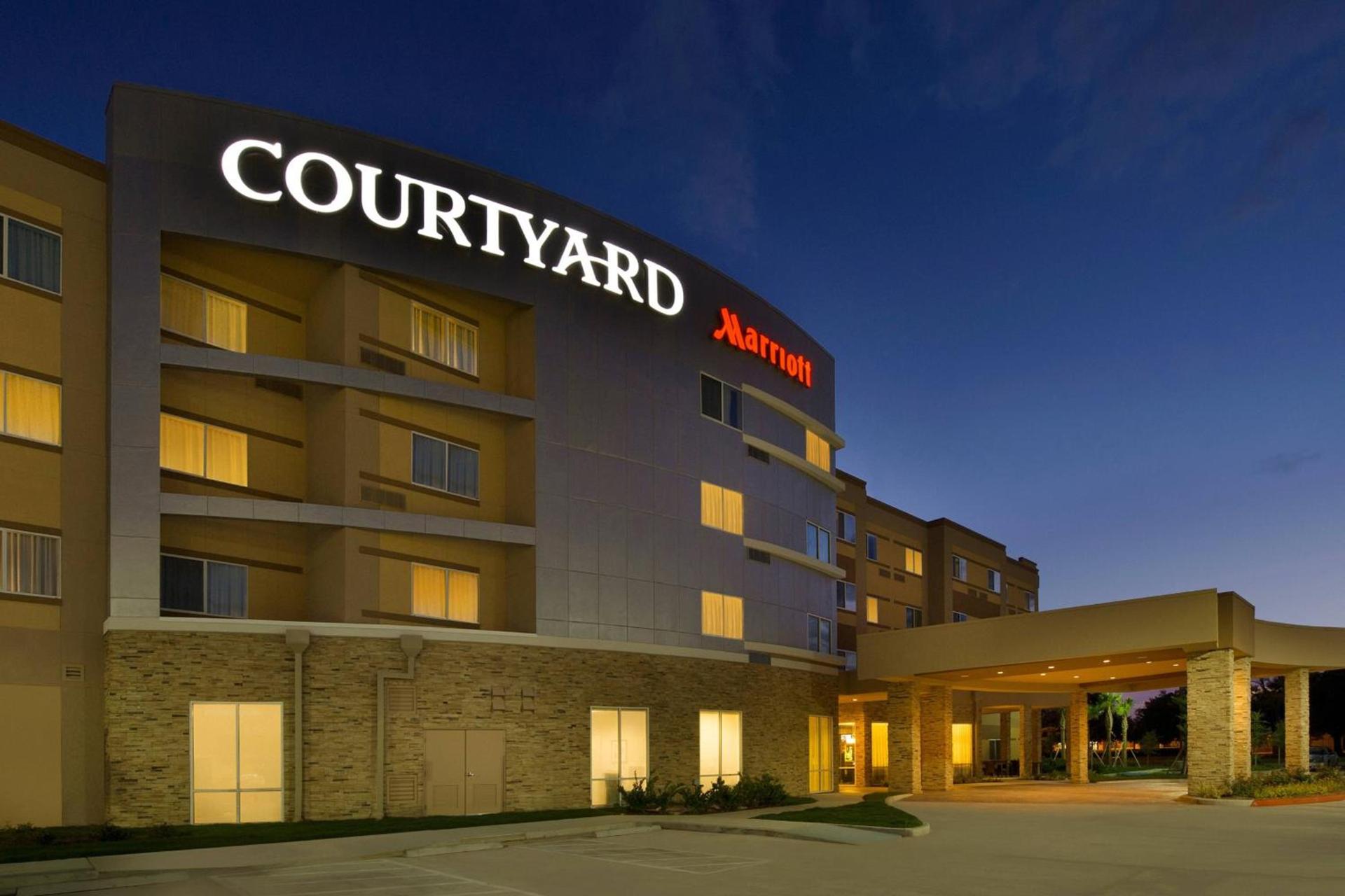 Courtyard Houston NW/290 Corridor photo 1