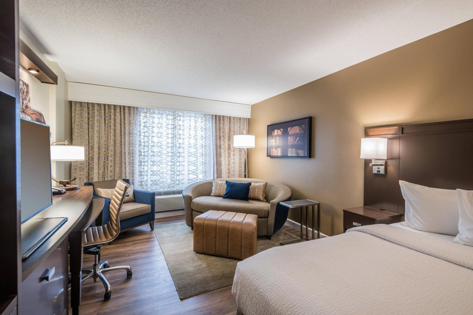 Courtyard by Marriott Charleston Historic District photo 8