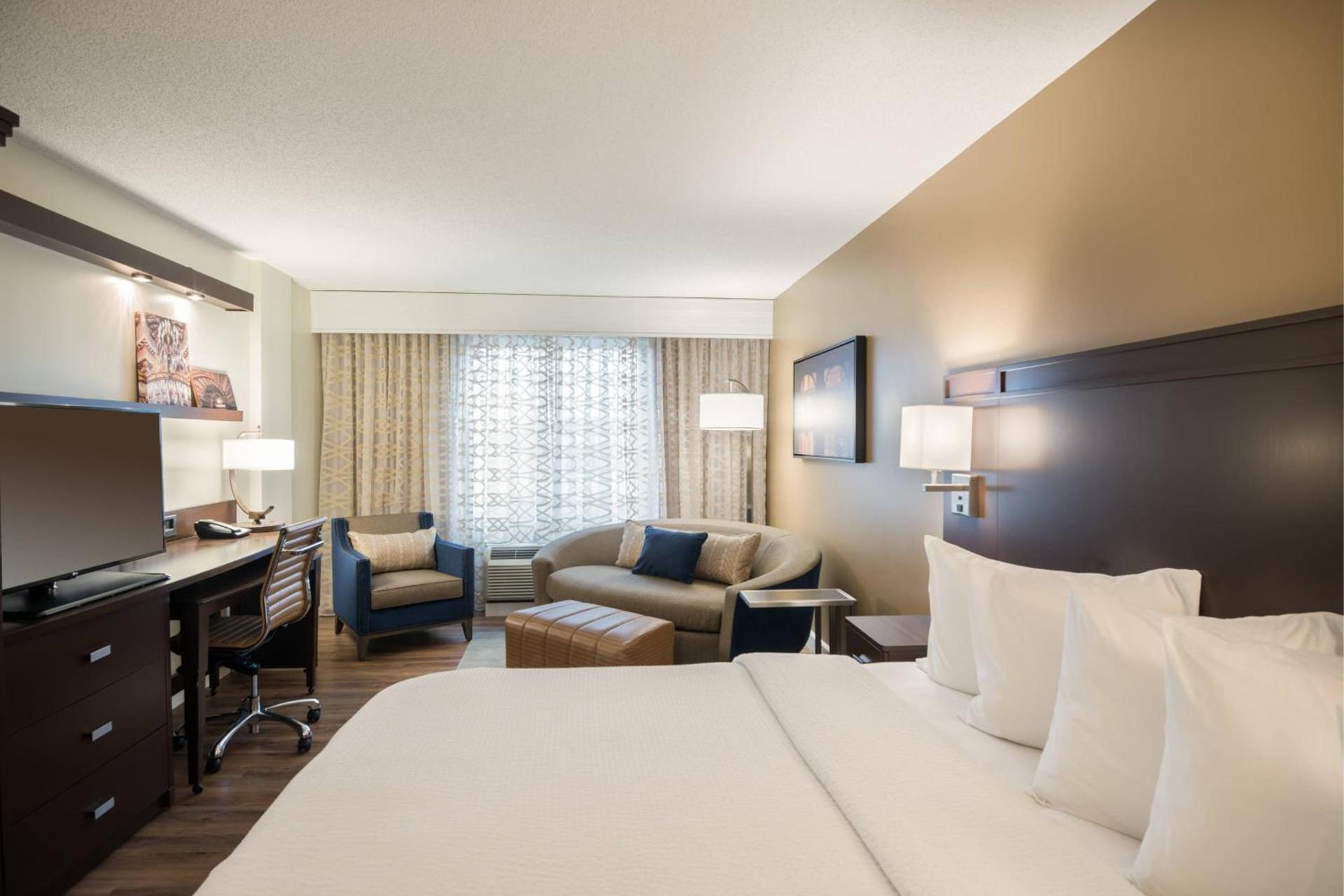 Courtyard by Marriott Charleston Historic District photo 11