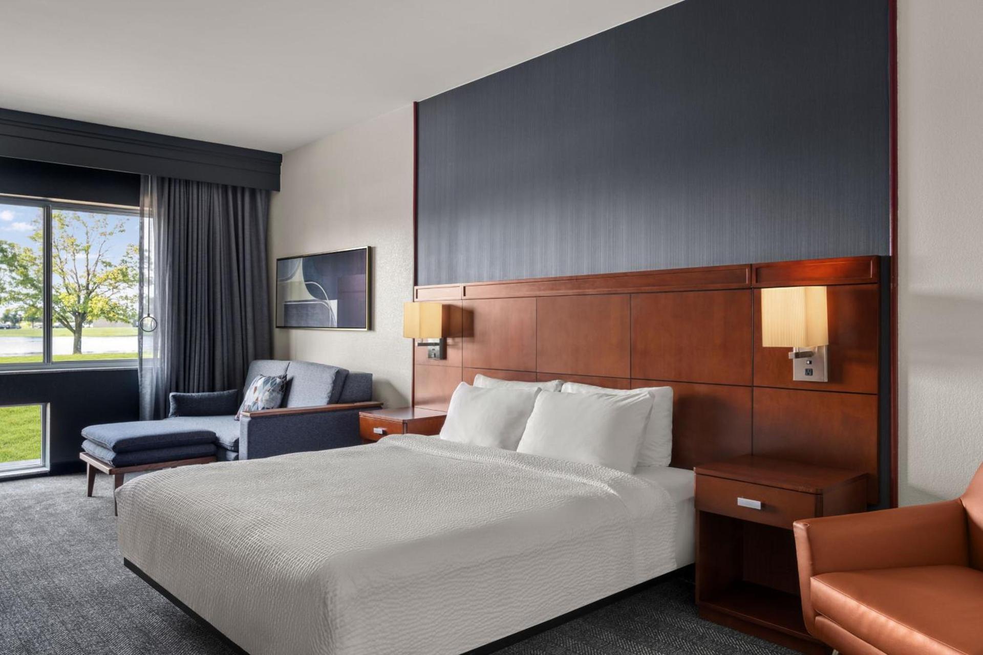 Courtyard by Marriott Evansville East photo 34