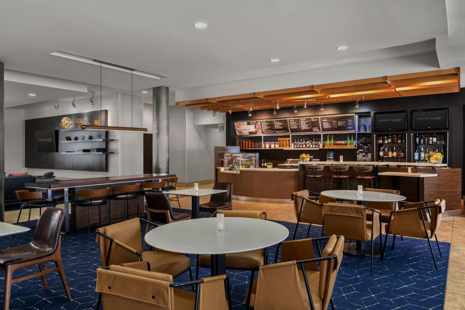 Courtyard by Marriott Evansville East photo 50