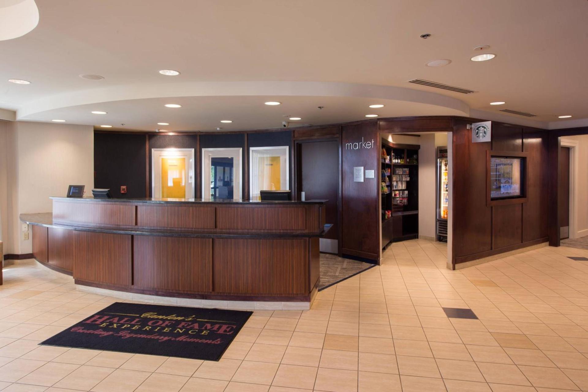 Courtyard by Marriott Canton photo 2