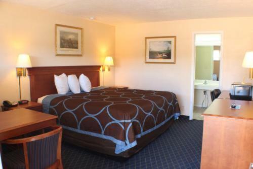 American Inn photo 7