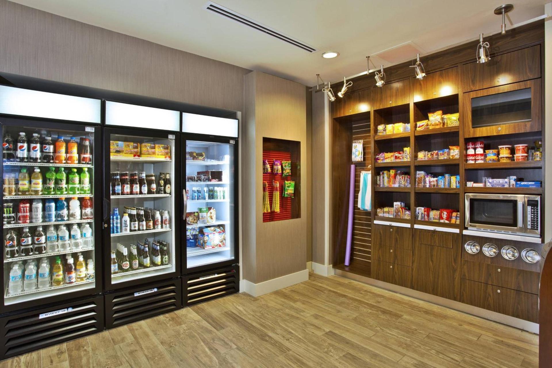 Courtyard by Marriott Gulfport Beachfront photo 13