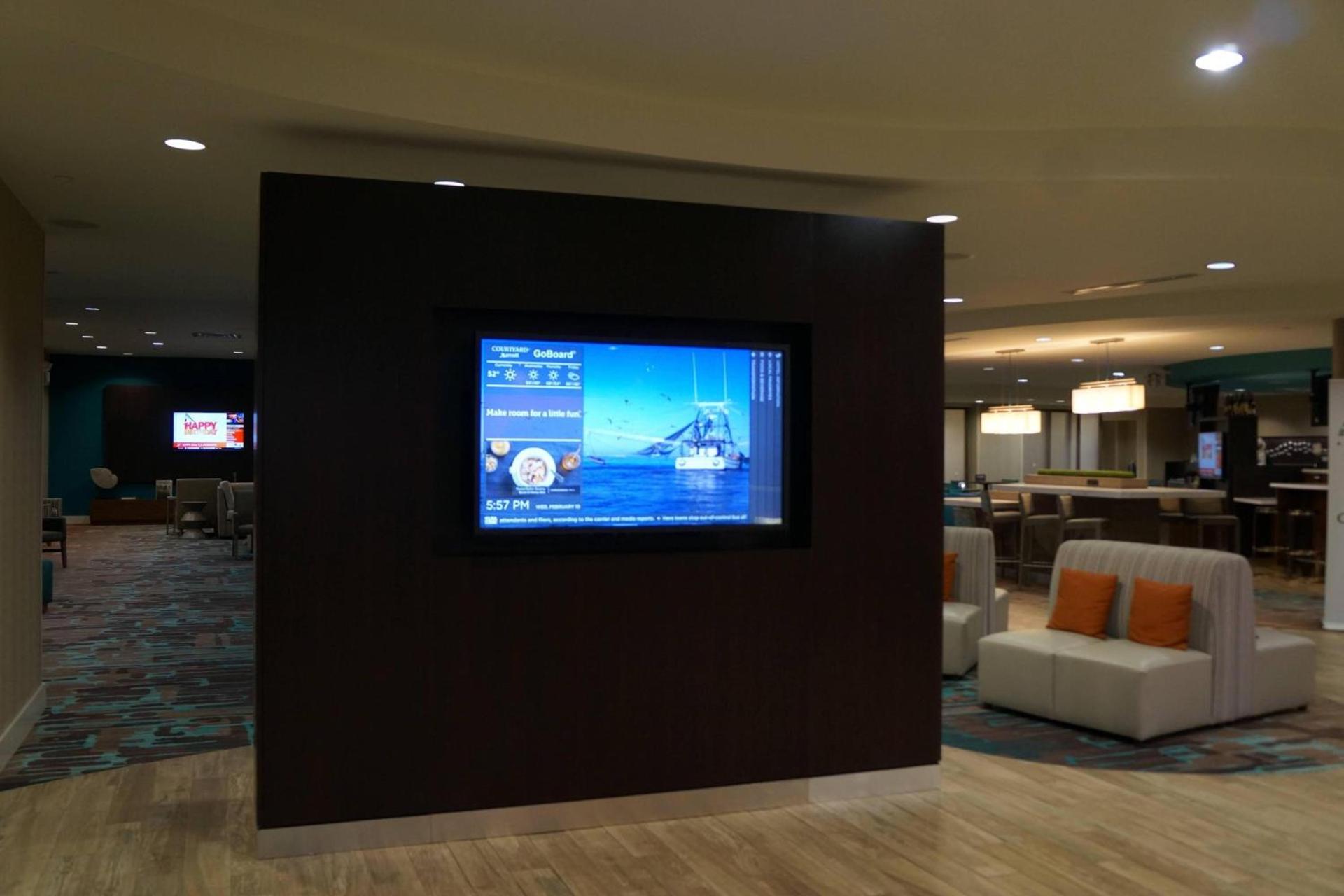 Courtyard by Marriott Gulfport Beachfront photo 10