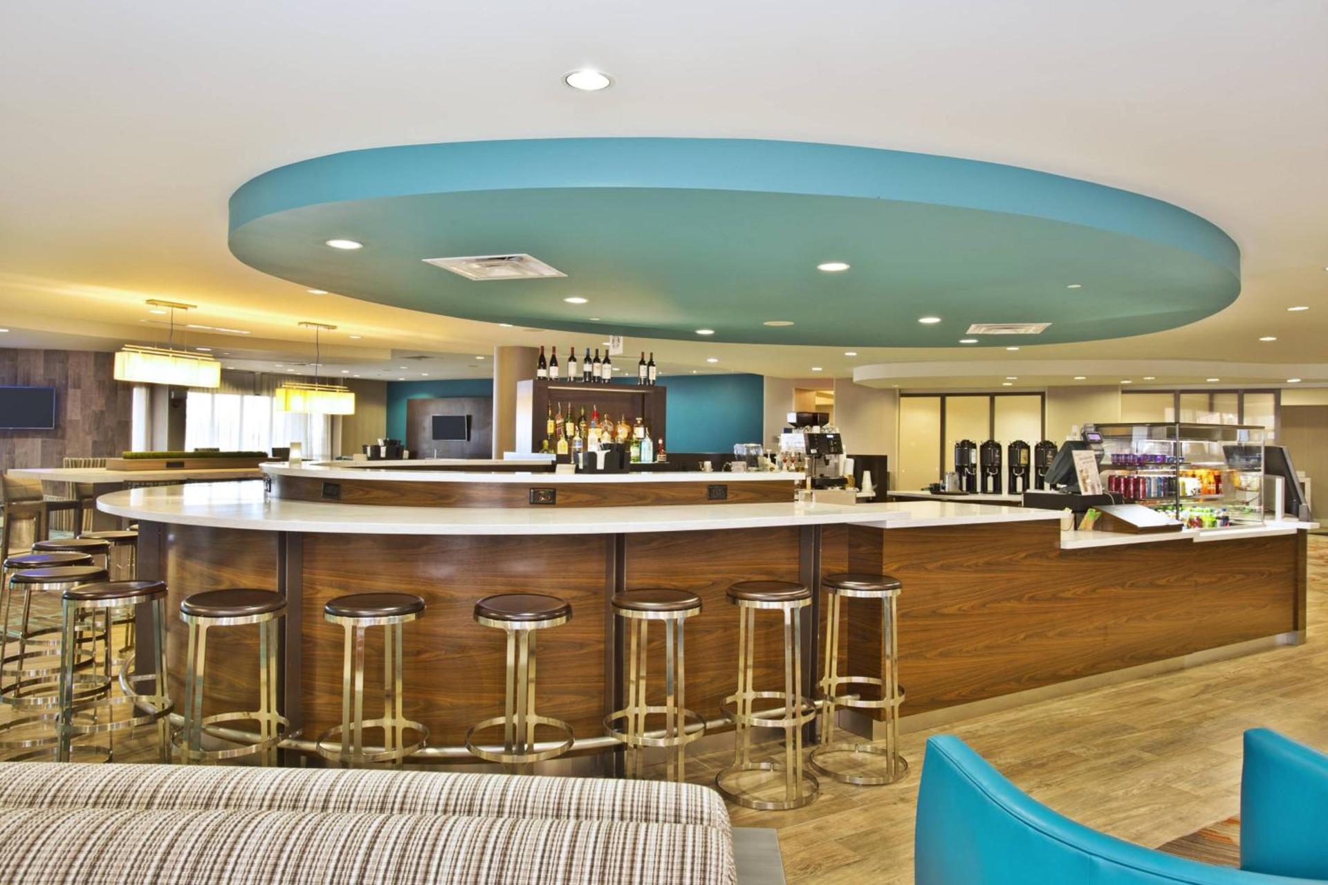 Courtyard by Marriott Gulfport Beachfront photo 15