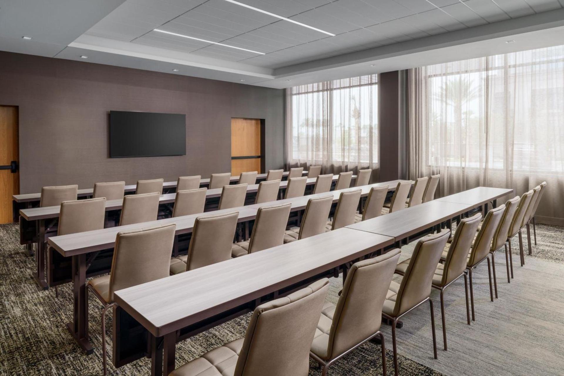 AC Hotel by Marriott Jacksonville St Johns Town Center photo 3