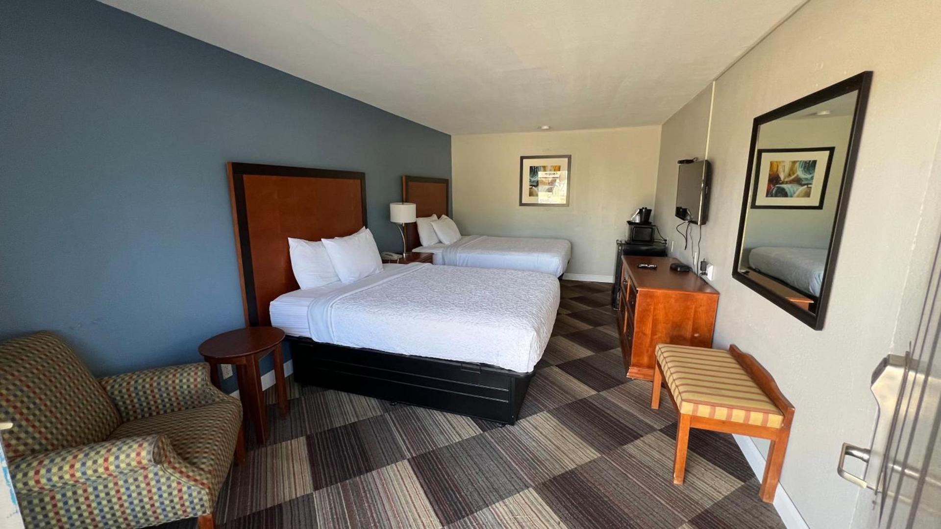 Regency Inn photo 7