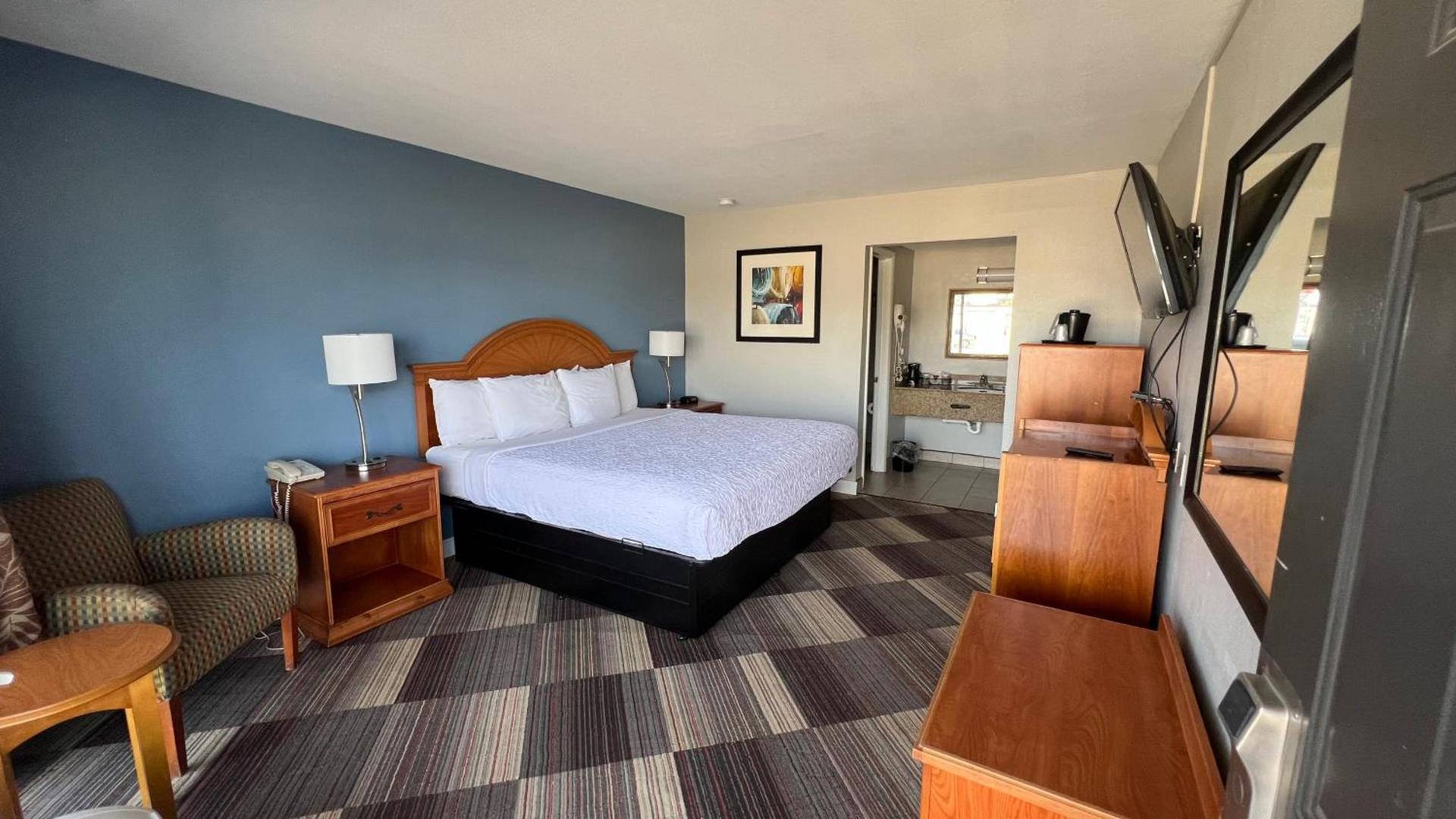 Regency Inn photo 8