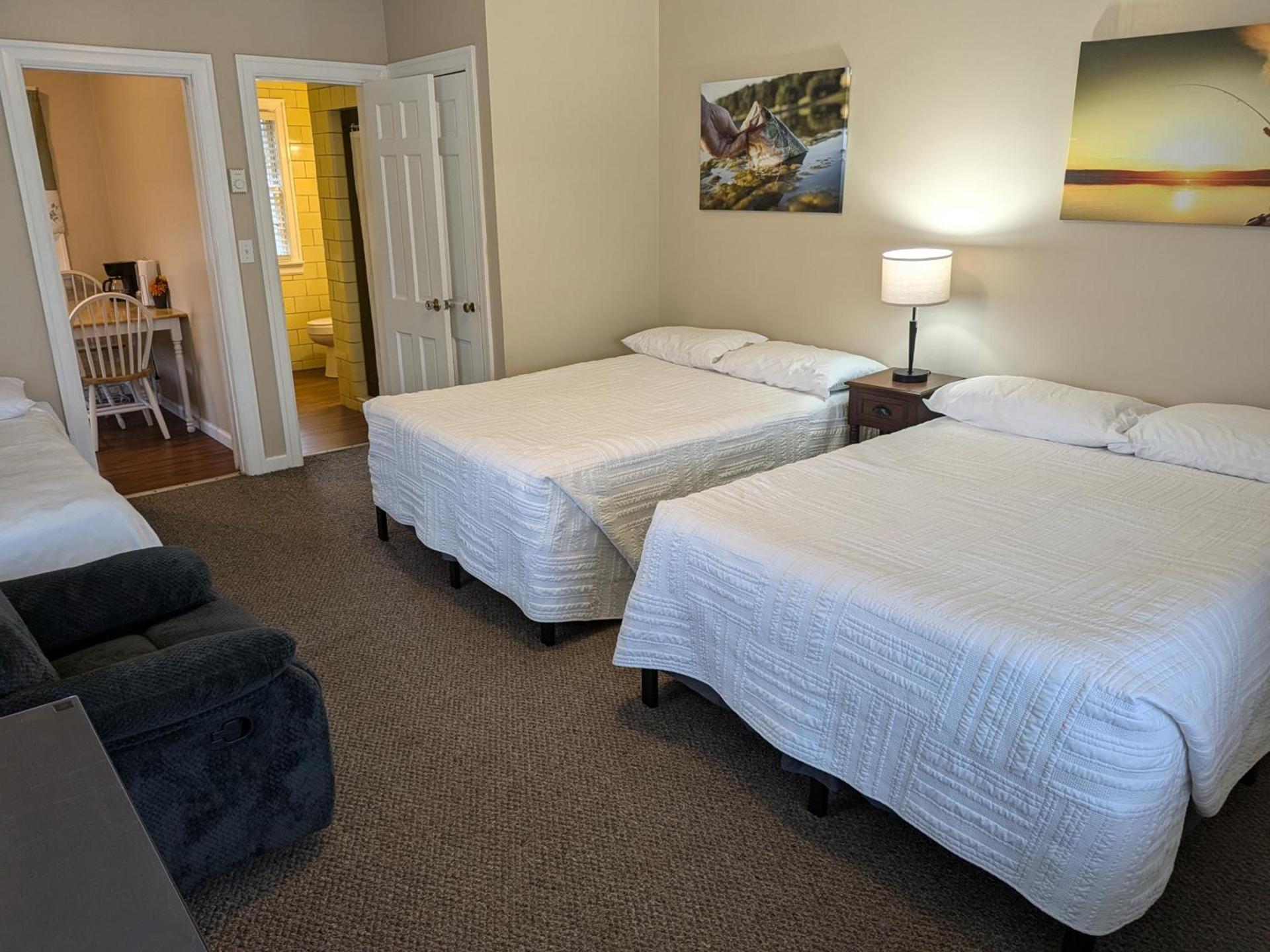 Early American Motel photo 6