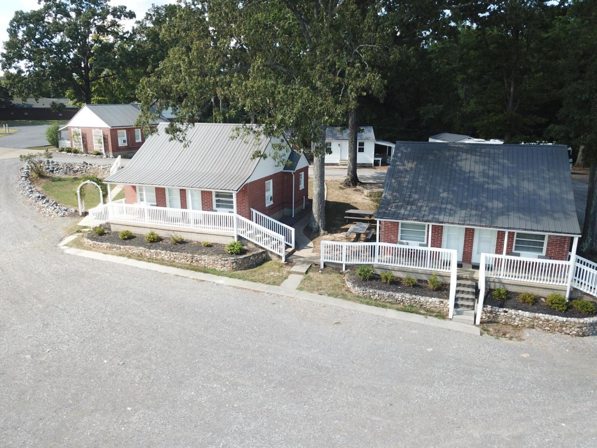 Early American Motel photo 1