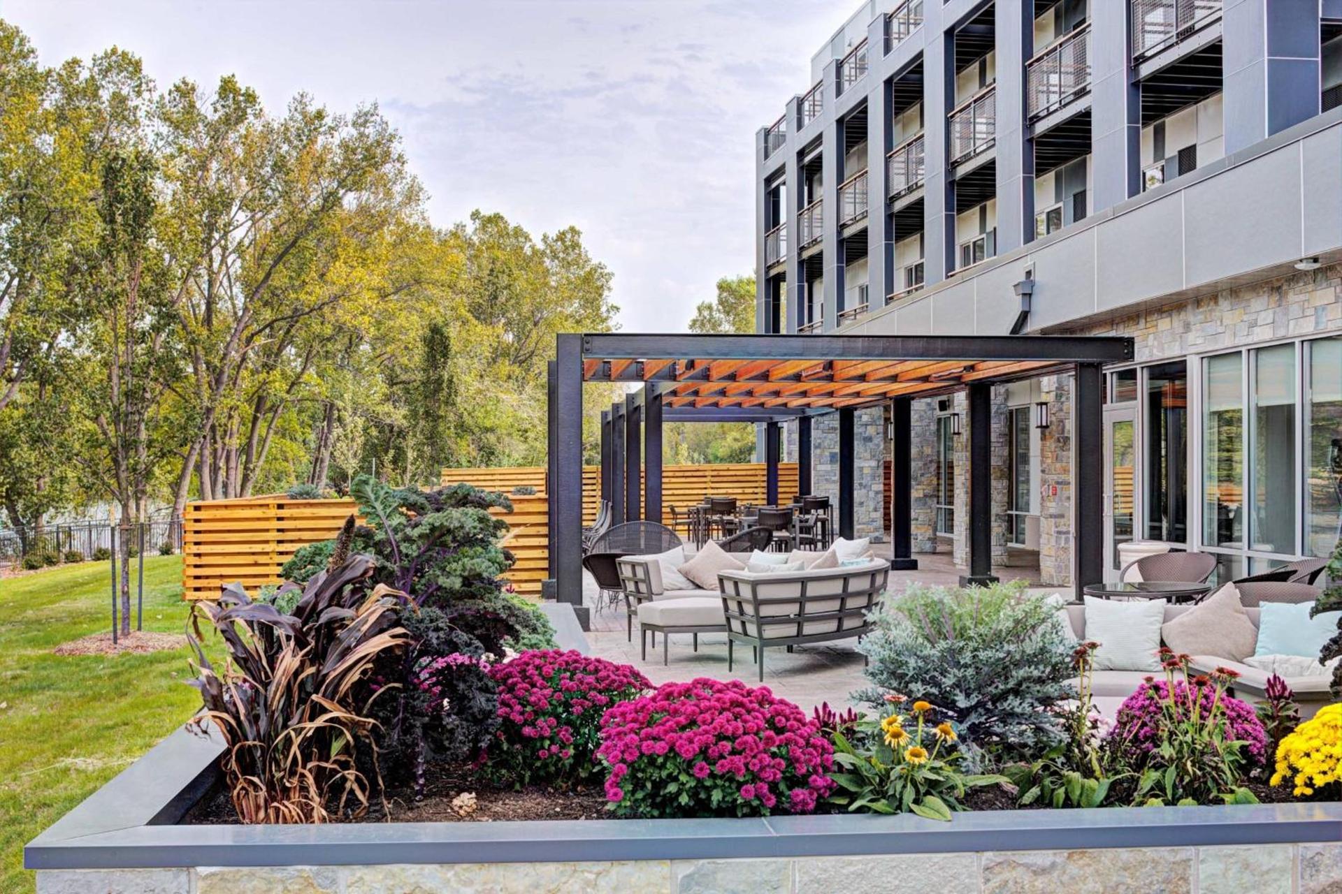 Courtyard by Marriott Appleton Riverfront photo 5
