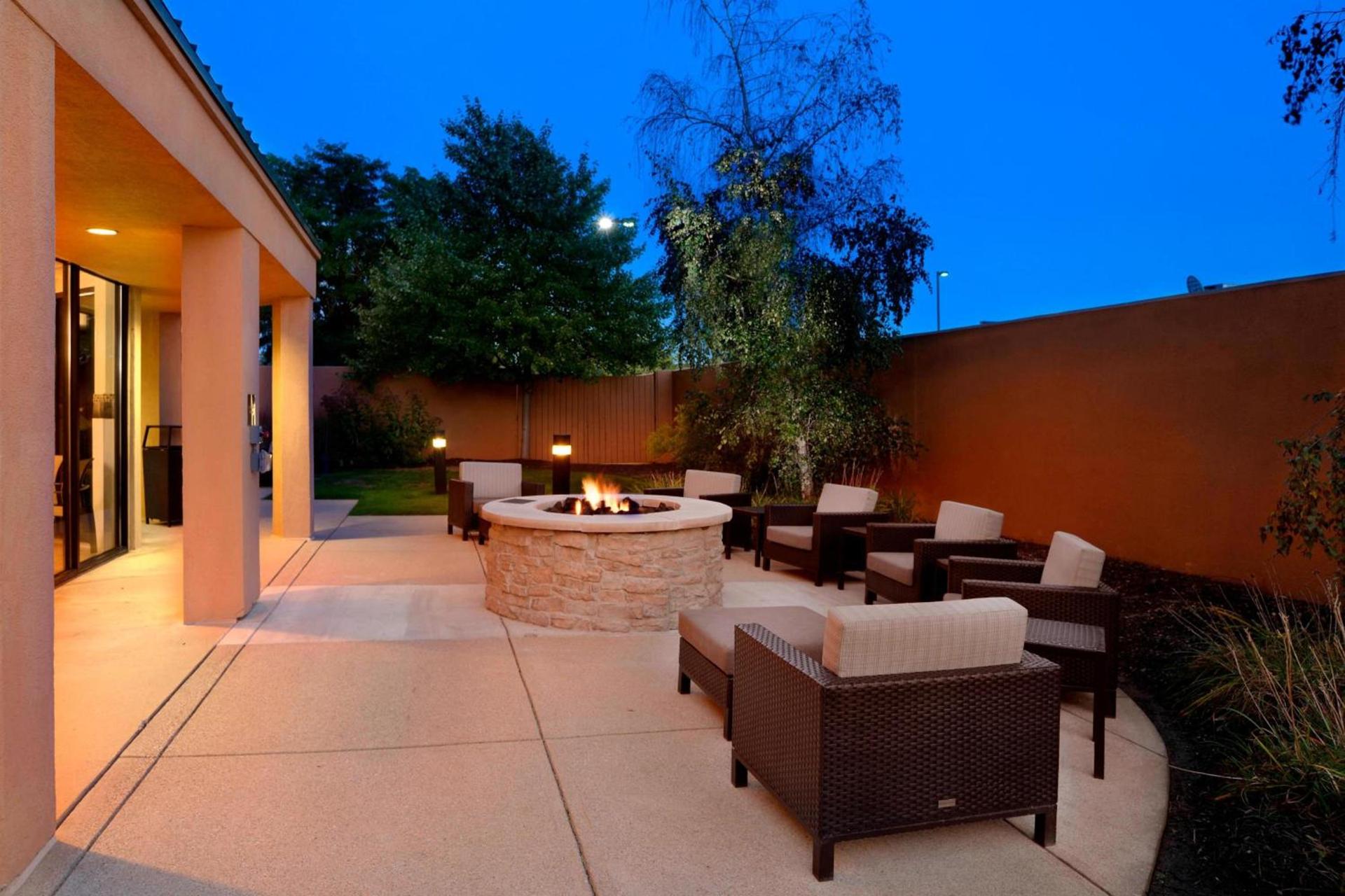 Courtyard by Marriott Kokomo photo 9