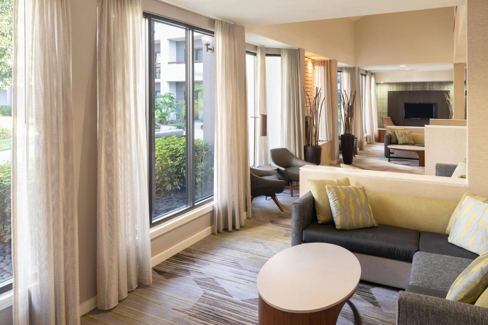 Courtyard by Marriott Orlando Airport photo 5