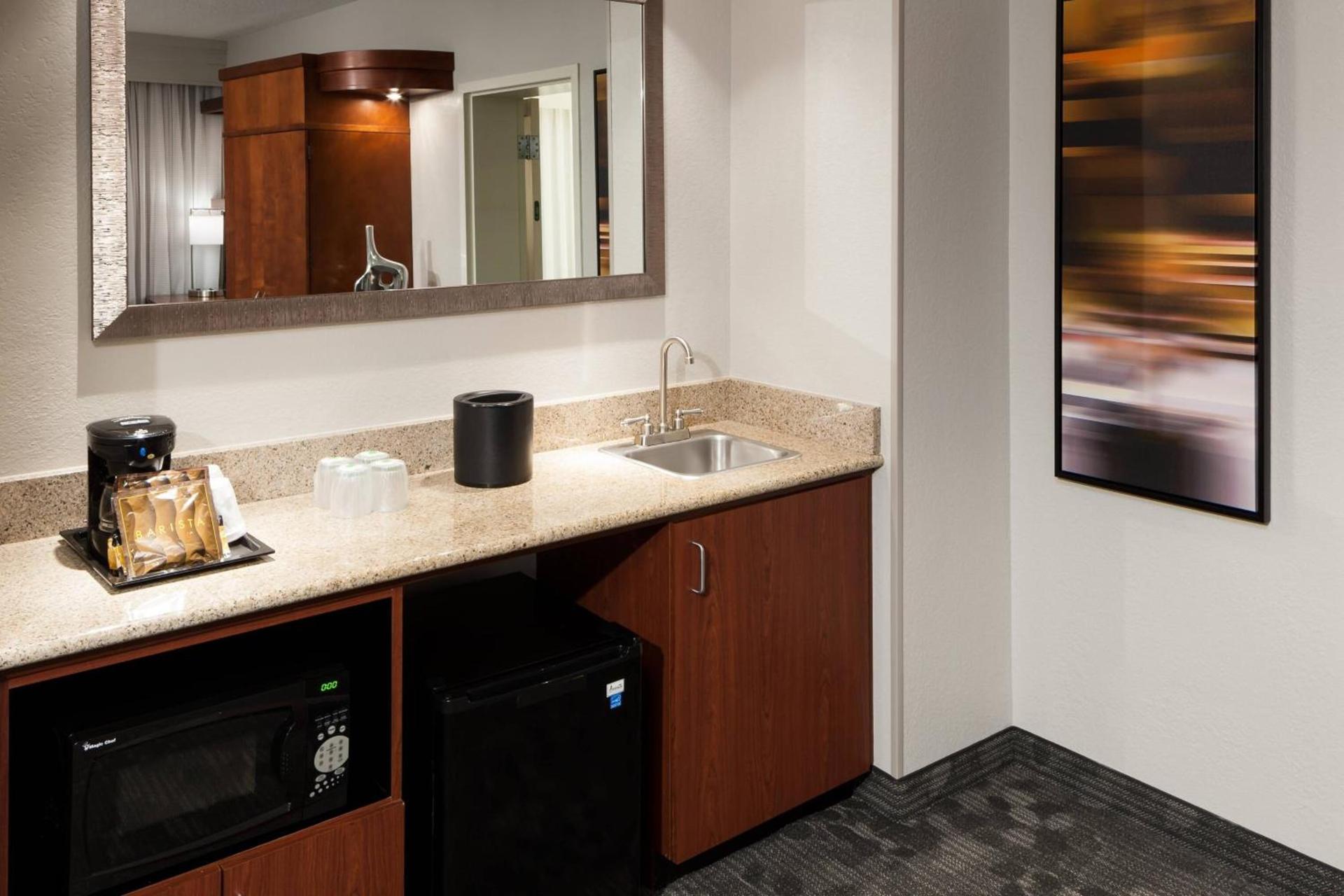 Courtyard by Marriott Miami at Dolphin Mall photo 39
