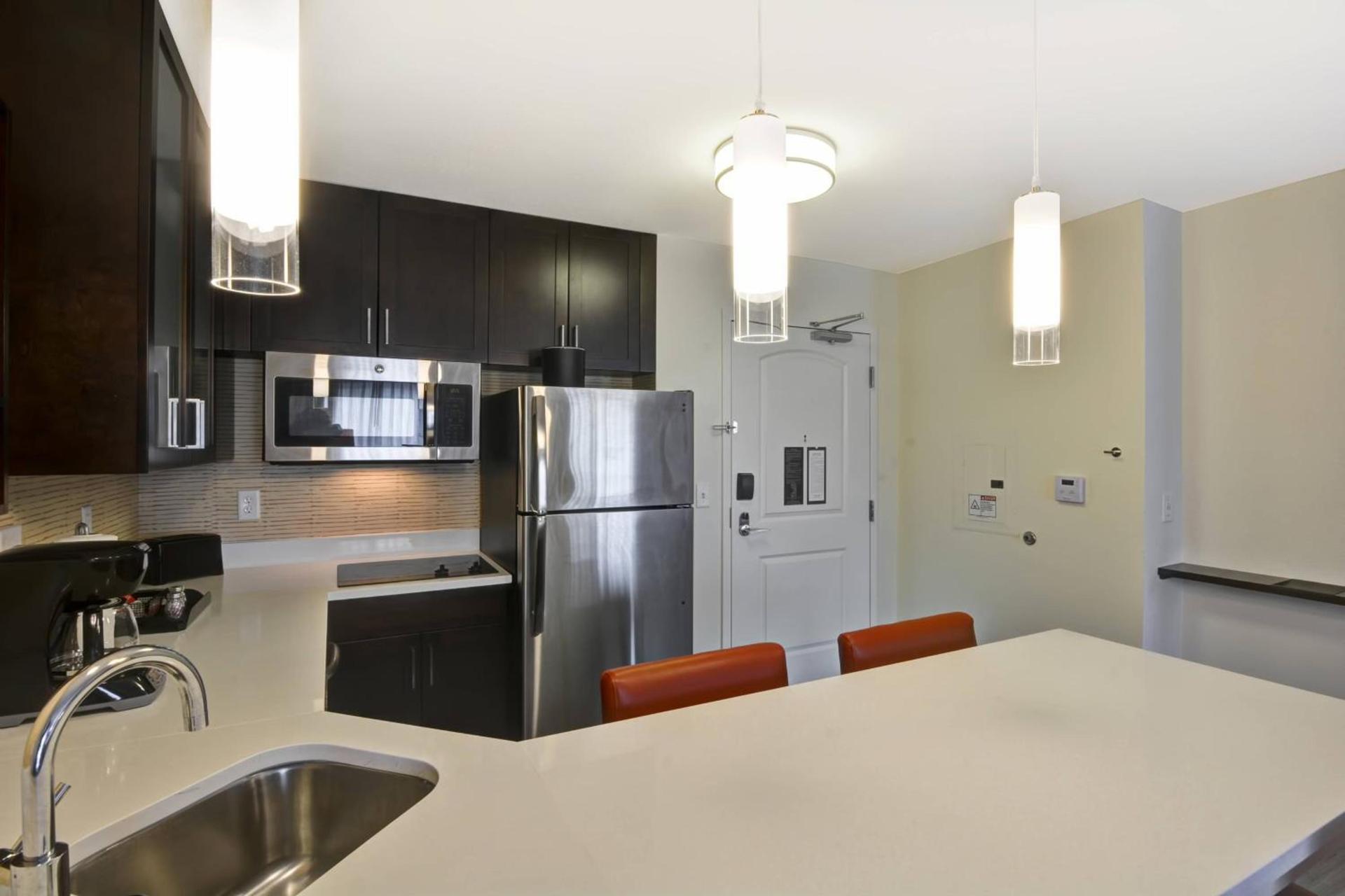 Residence Inn by Marriott Milwaukee North/Glendale photo 7