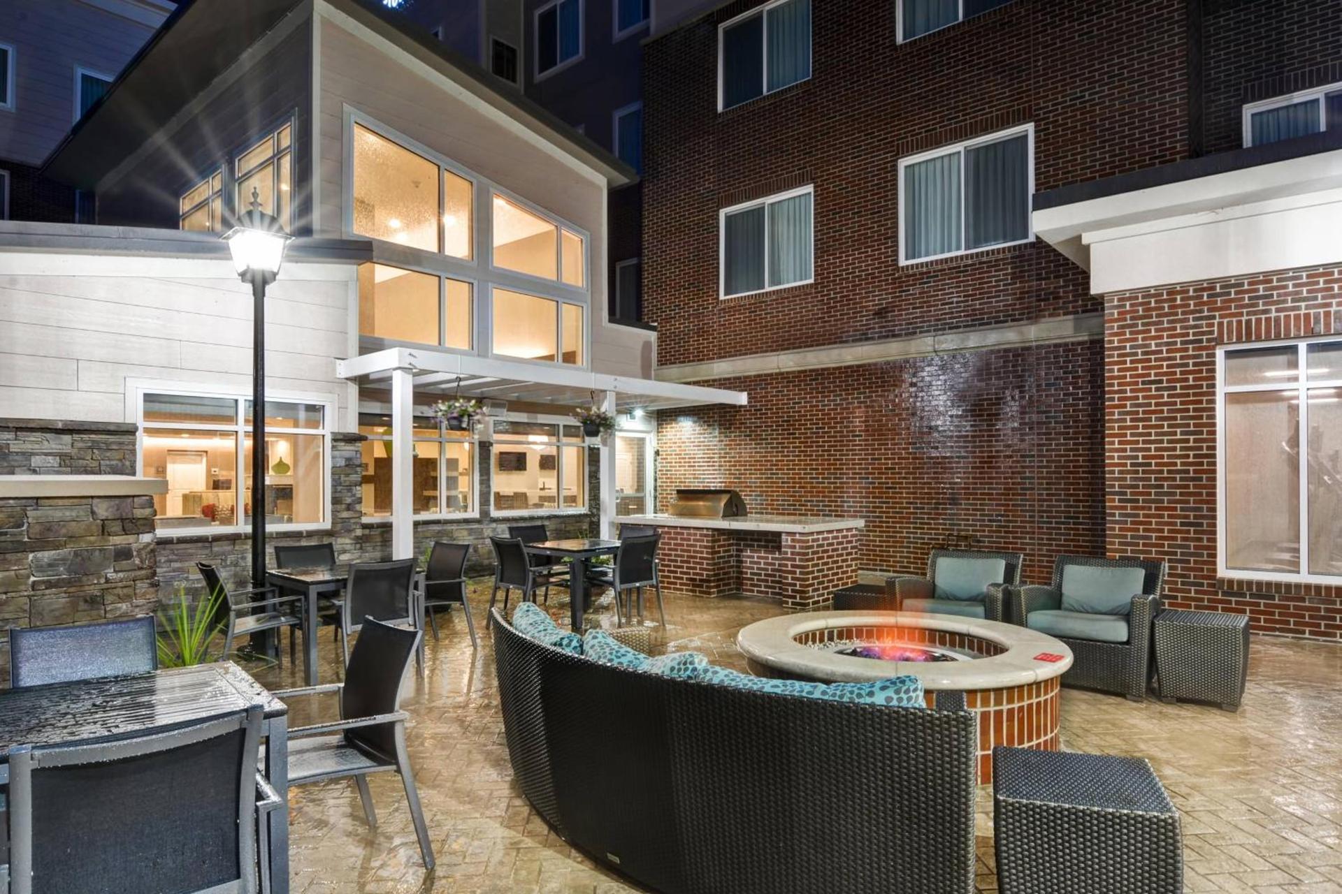 Residence Inn by Marriott Milwaukee North/Glendale photo 10