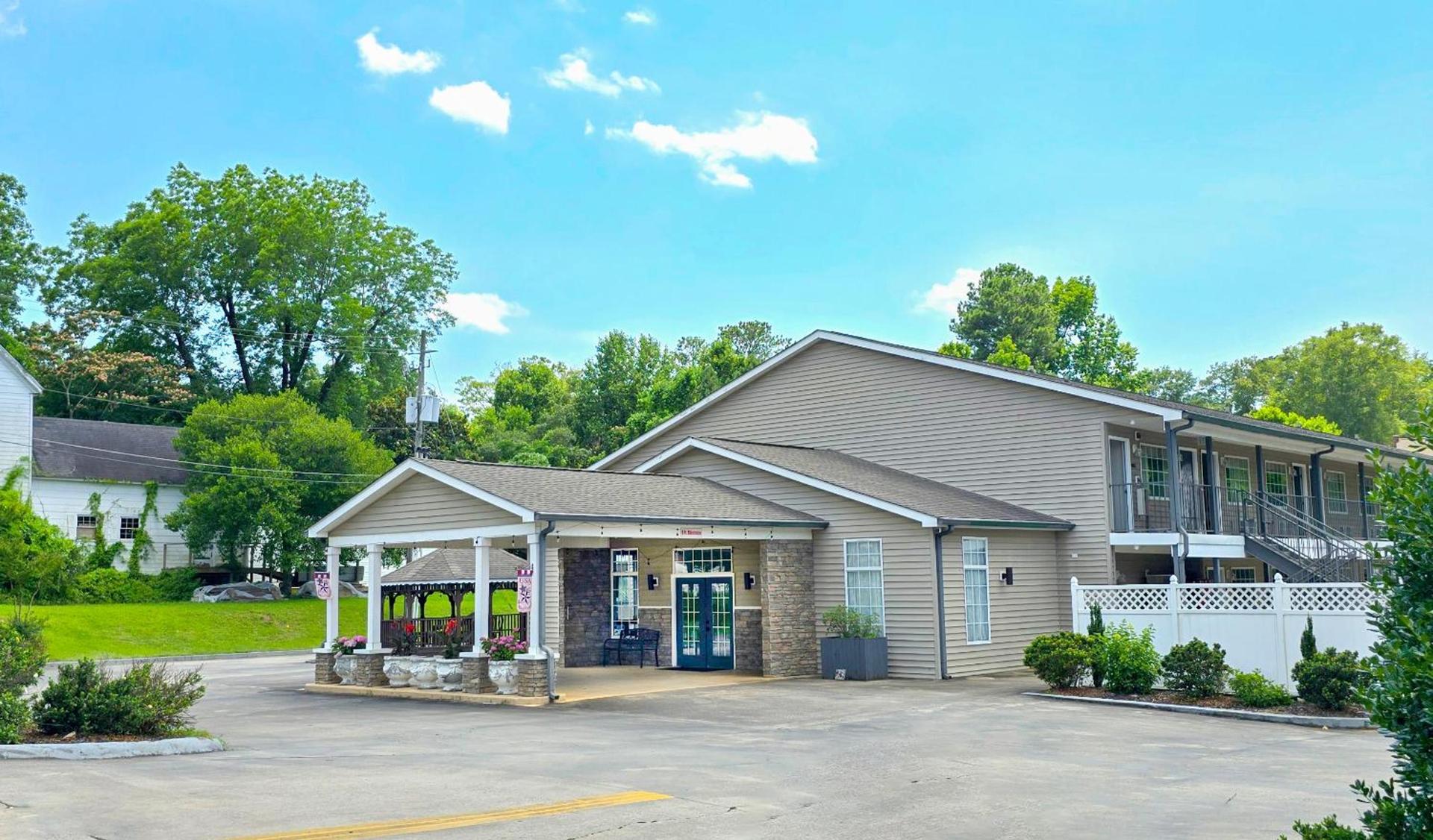 Meriwether Country Inn photo 1