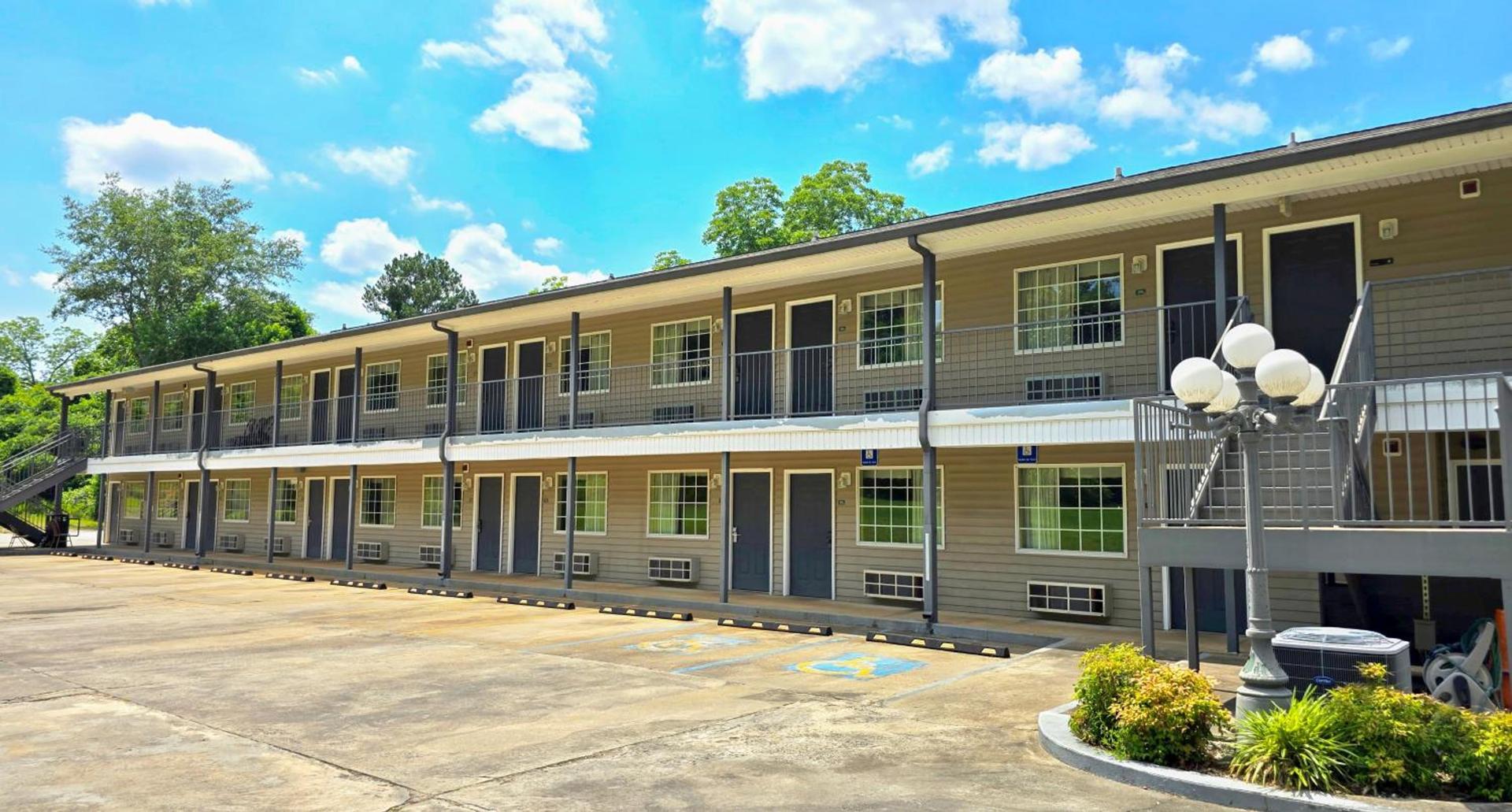 Meriwether Country Inn photo 26