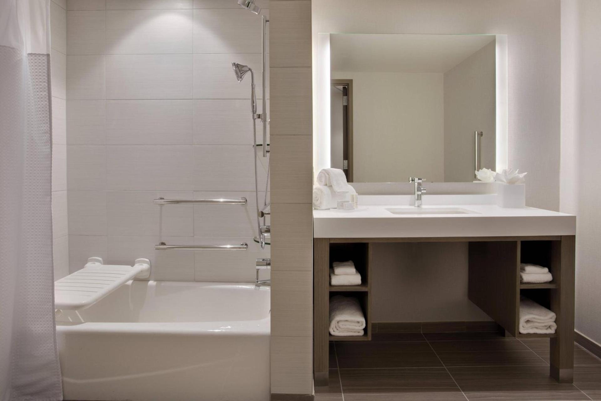Courtyard by Marriott Orlando South/Grande Lakes Area photo 17