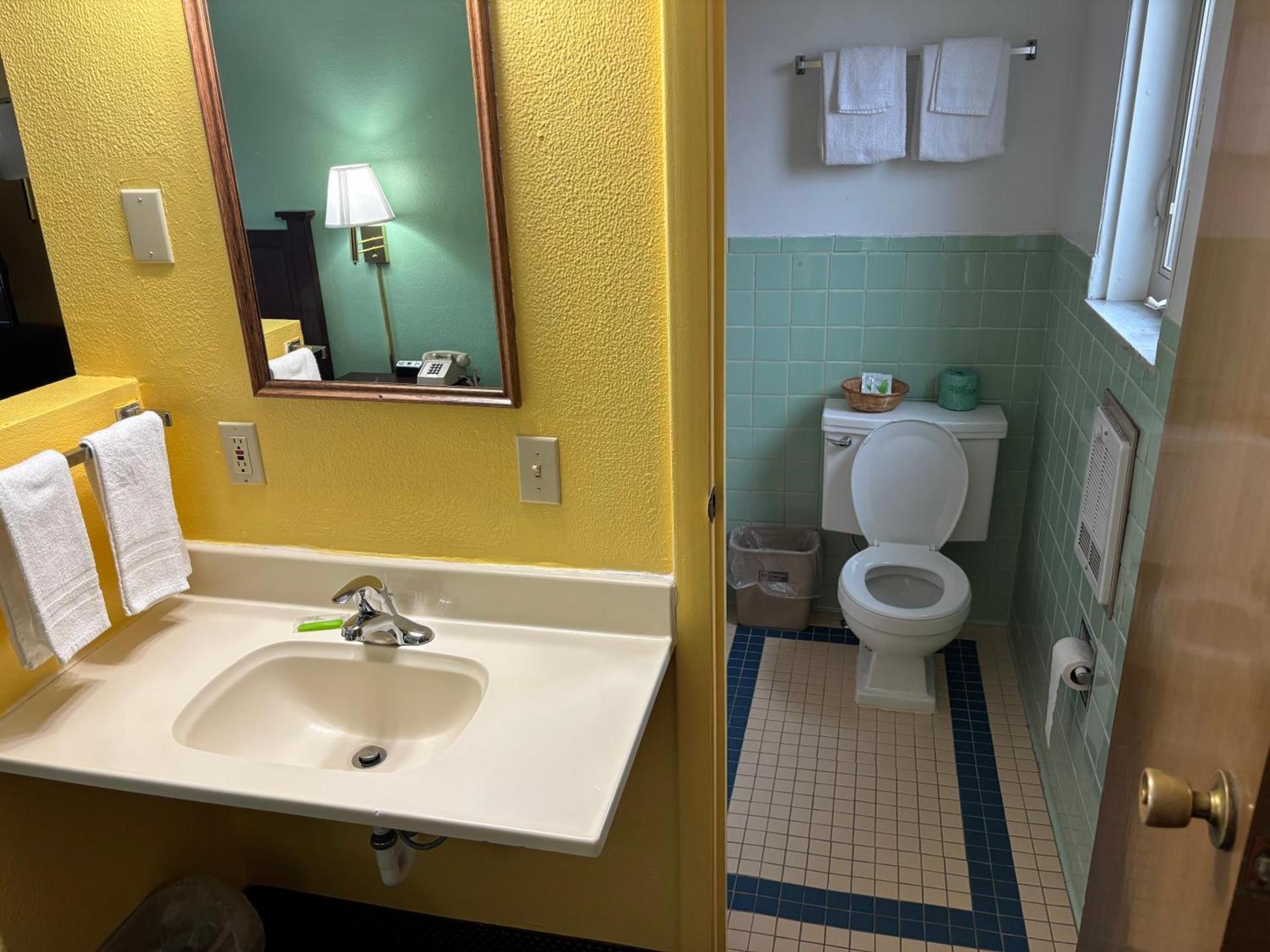 Budget Host Inn Somerset photo 24