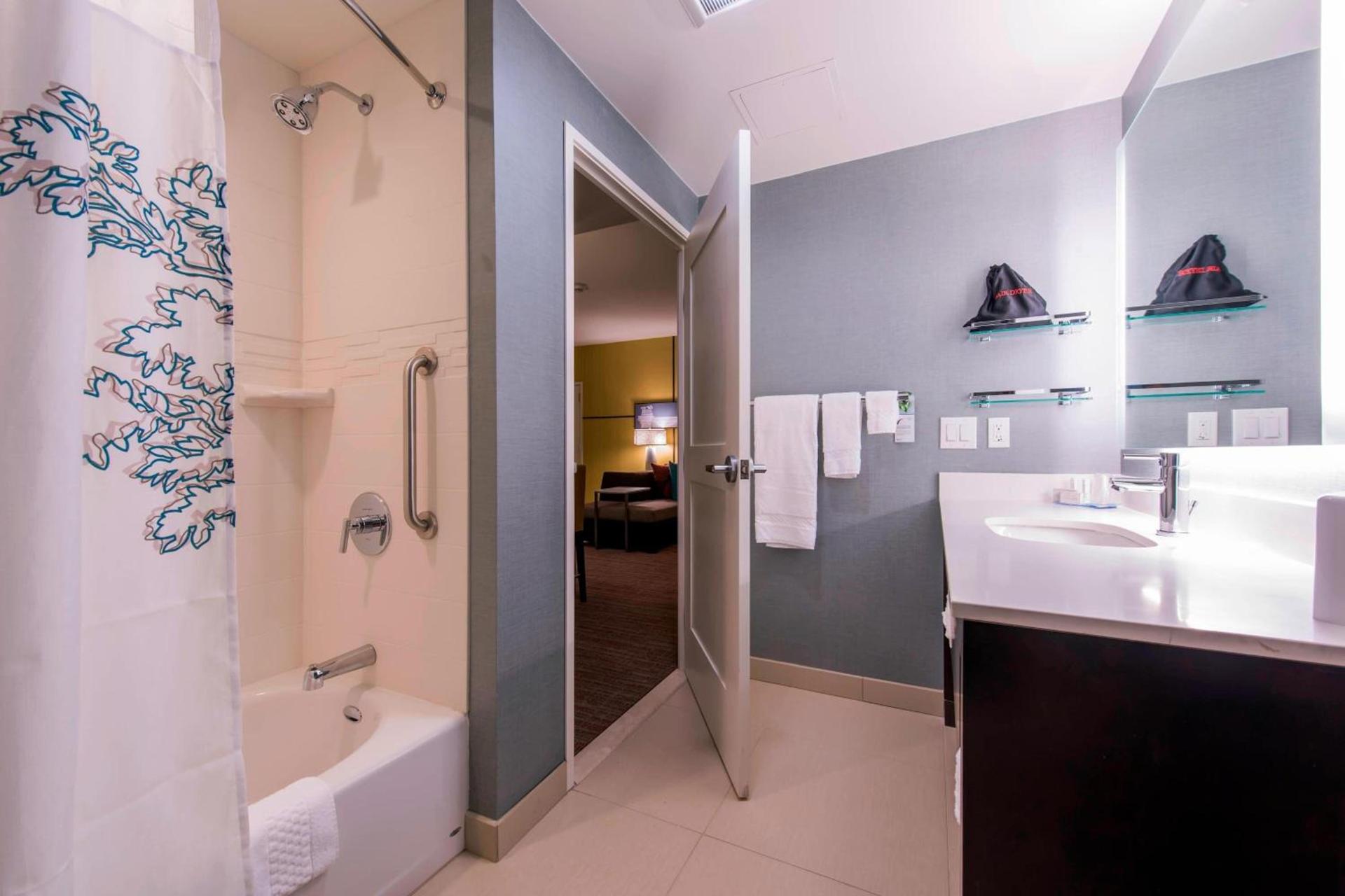 Residence Inn by Marriott Nashua photo 17