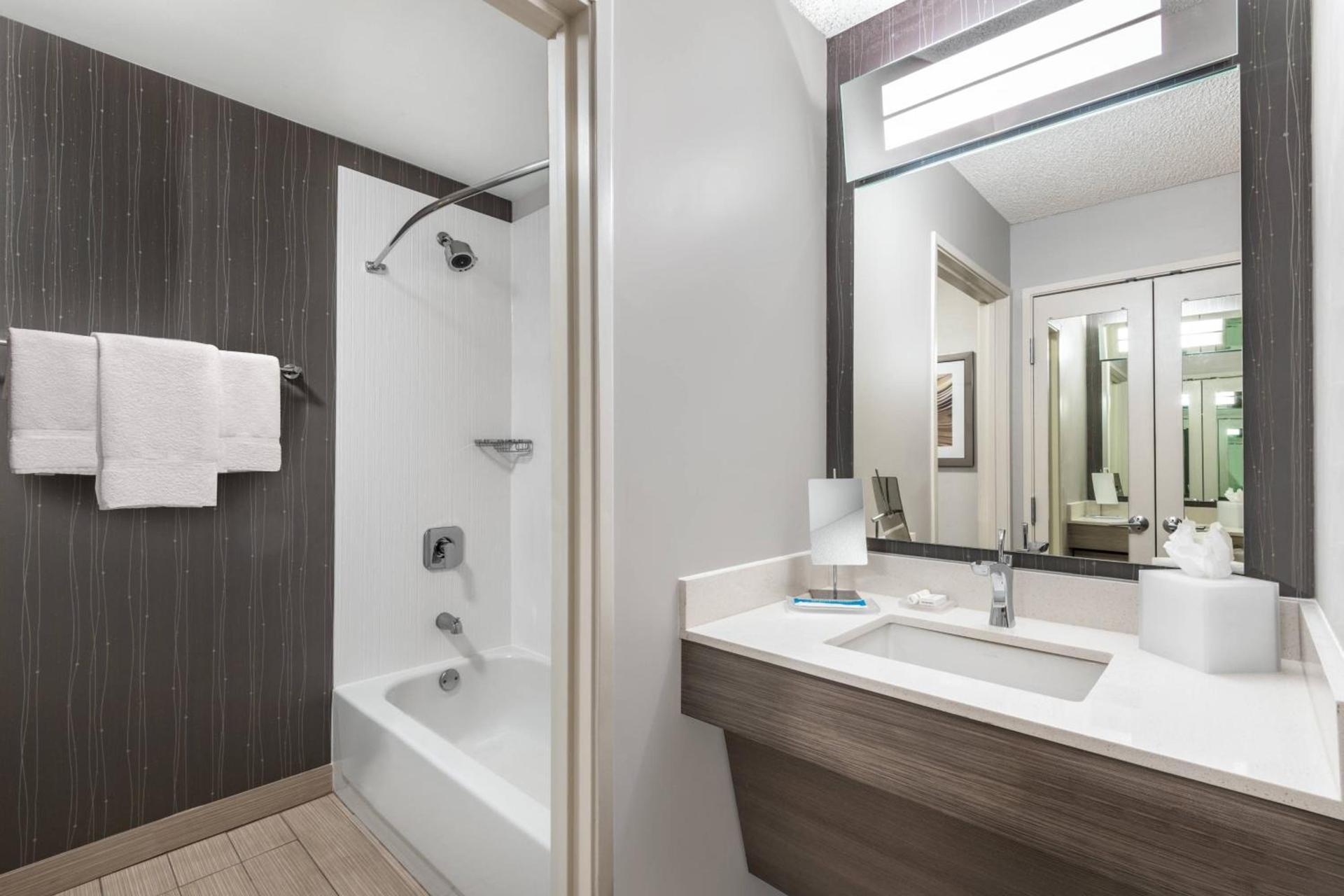 Courtyard by Marriott Reno photo 9