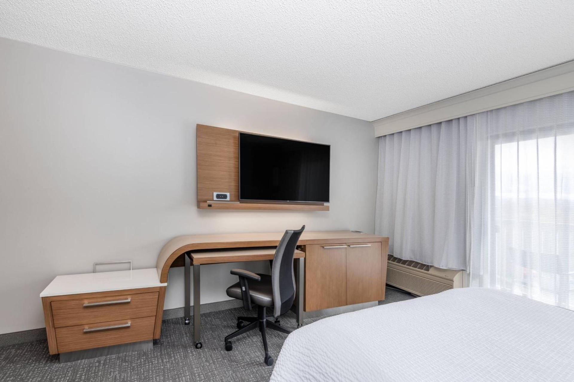 Courtyard by Marriott Reno photo 10