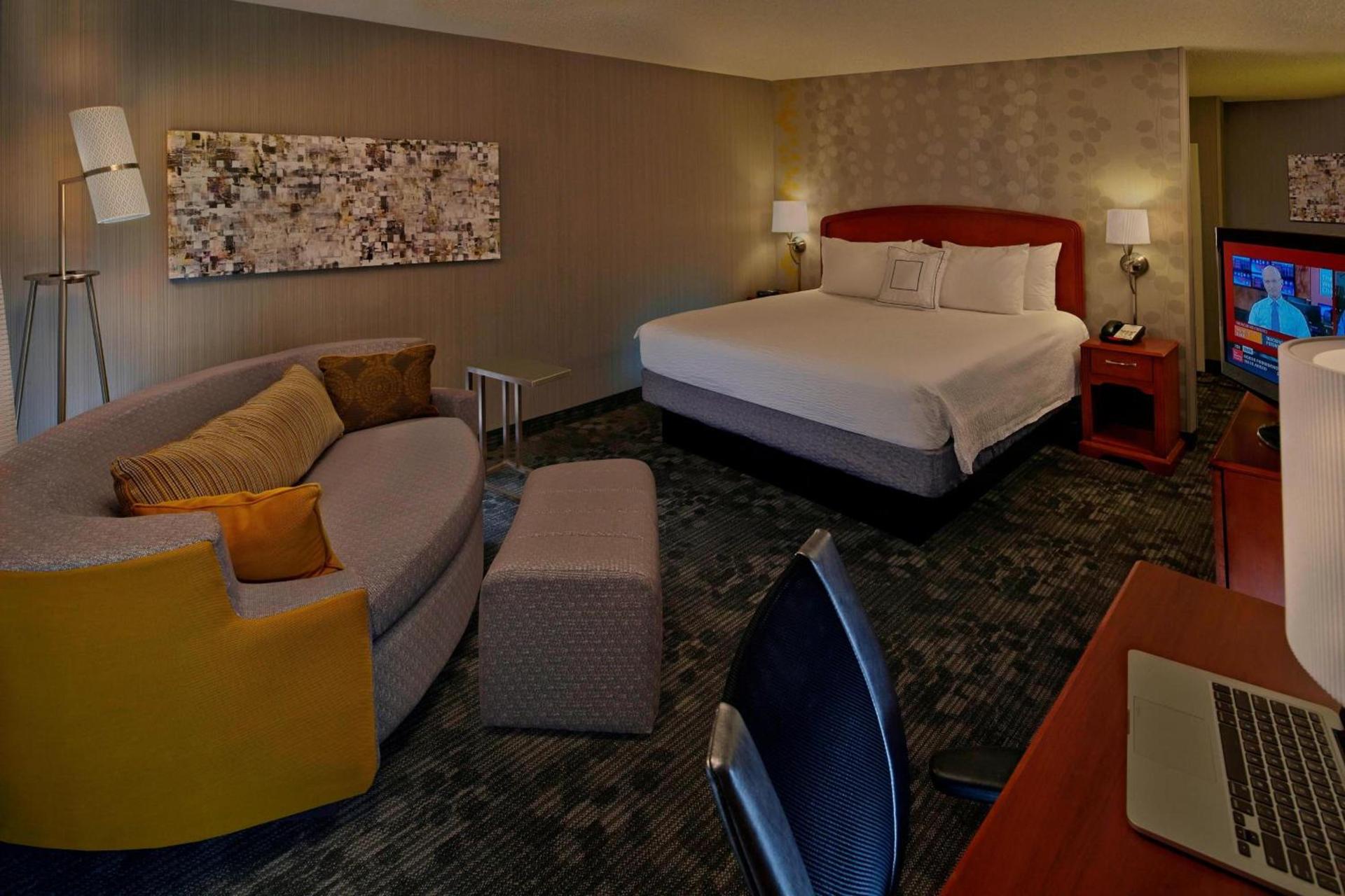 Courtyard by Marriott Providence Warwick photo 8