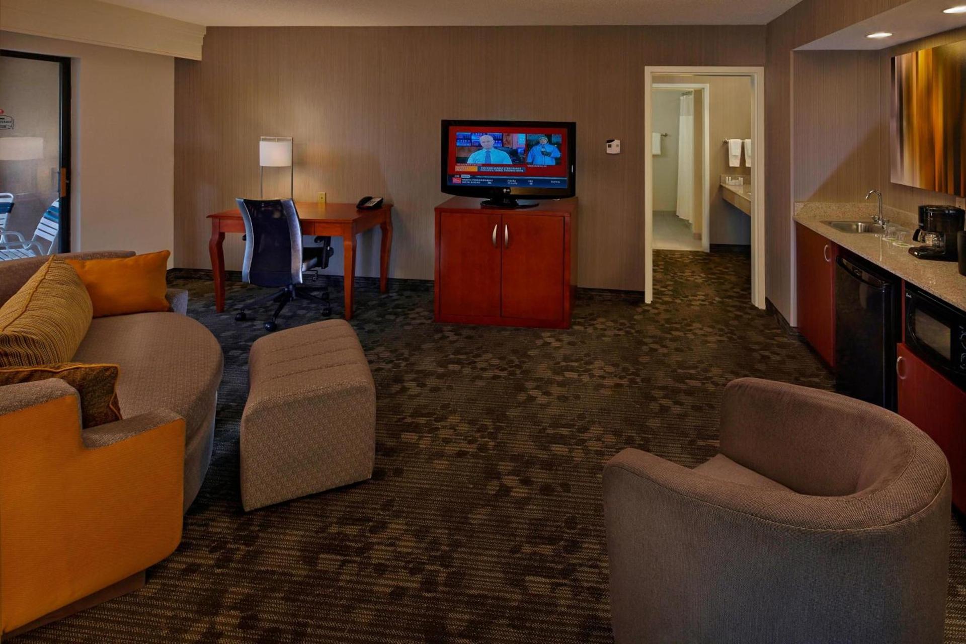 Courtyard by Marriott Providence Warwick photo 15