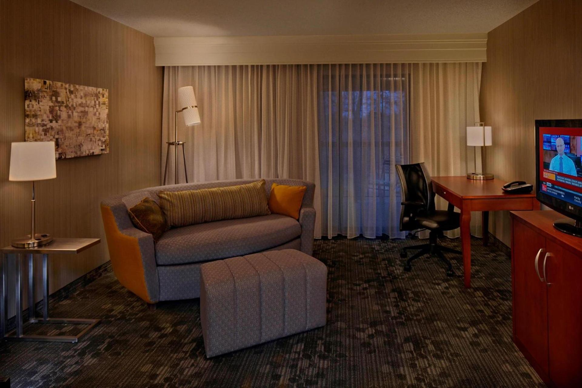 Courtyard by Marriott Providence Warwick photo 16