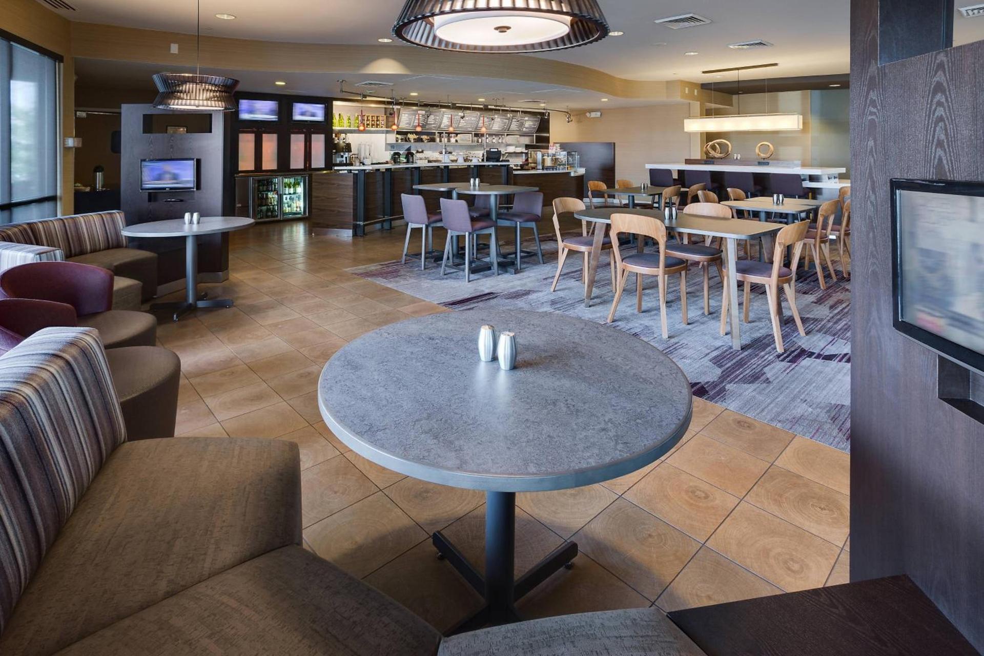 Courtyard by Marriott Providence Warwick photo 24