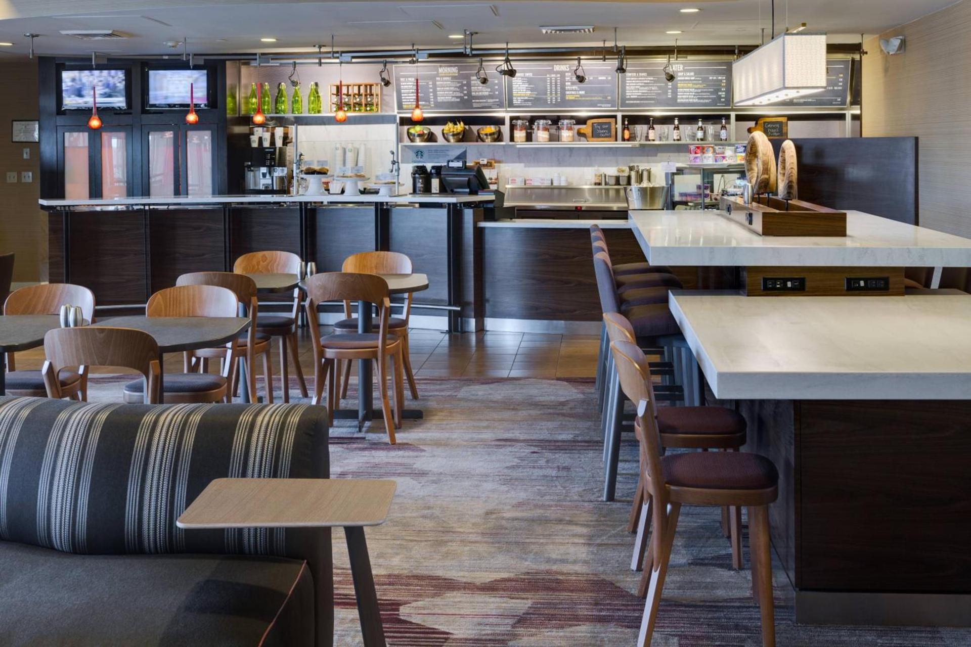 Courtyard by Marriott Providence Warwick photo 25