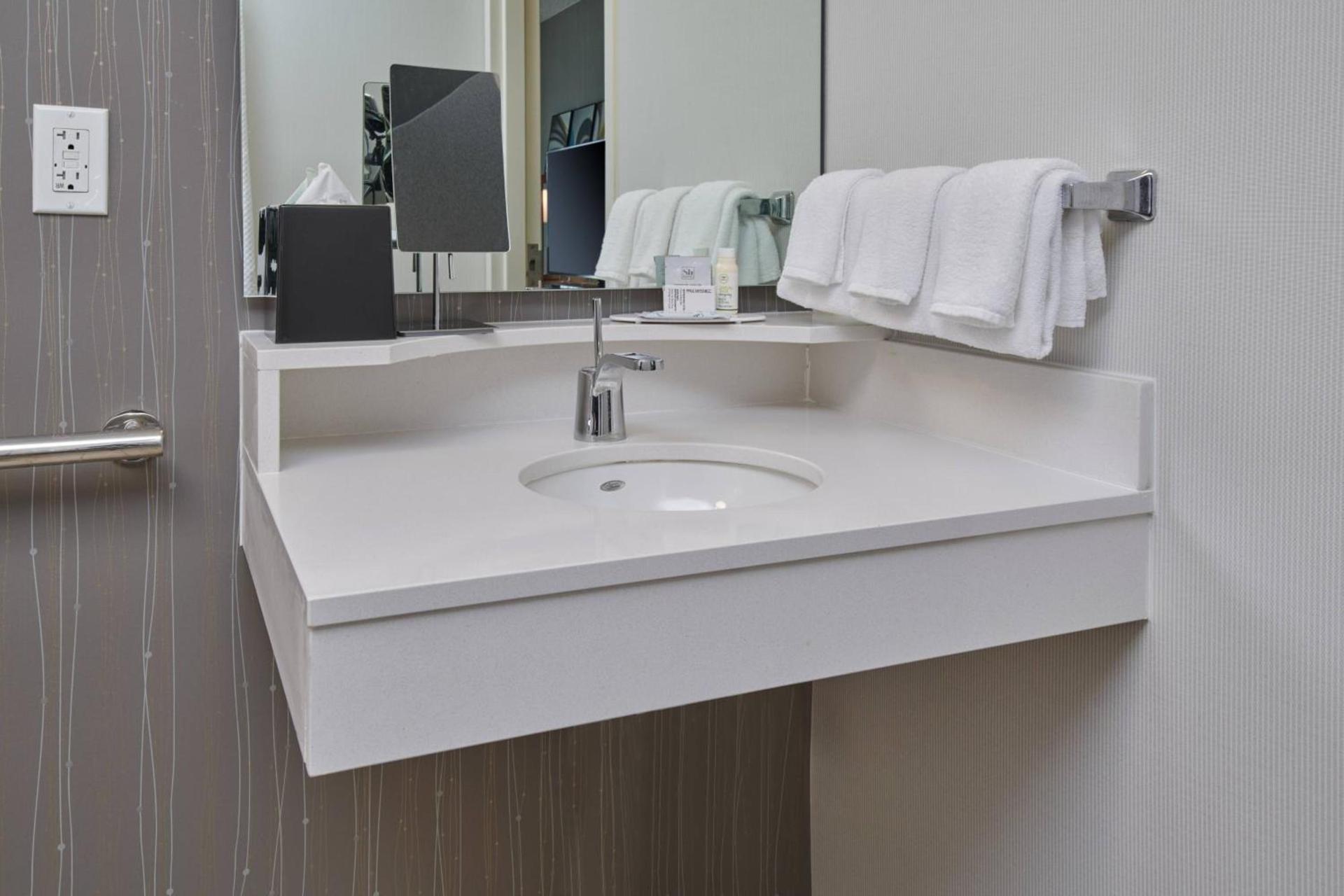 Courtyard by Marriott Indianapolis Castleton photo 10