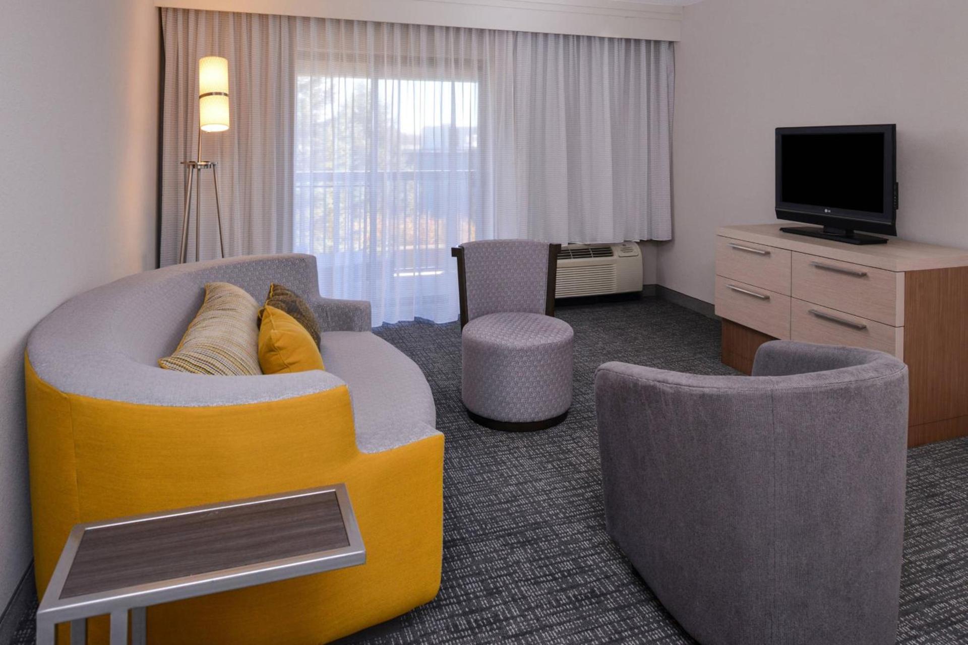 Country Inn & Suites by Radisson, Brown Deer - Milwaukee North photo 19