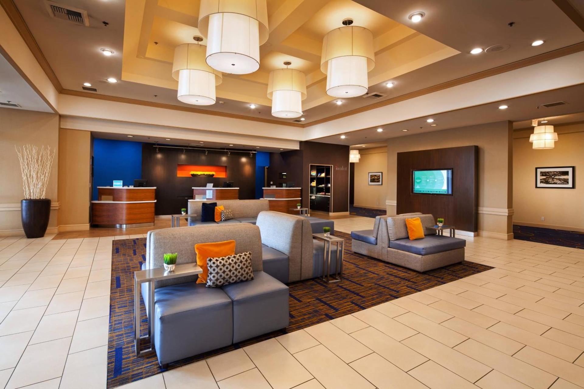 Courtyard by Marriott Baldwin Park photo 5