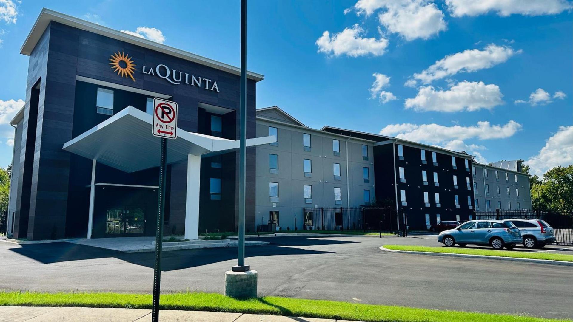 La Quinta Inn & Suites by Wyndham Memphis I-240 photo 40