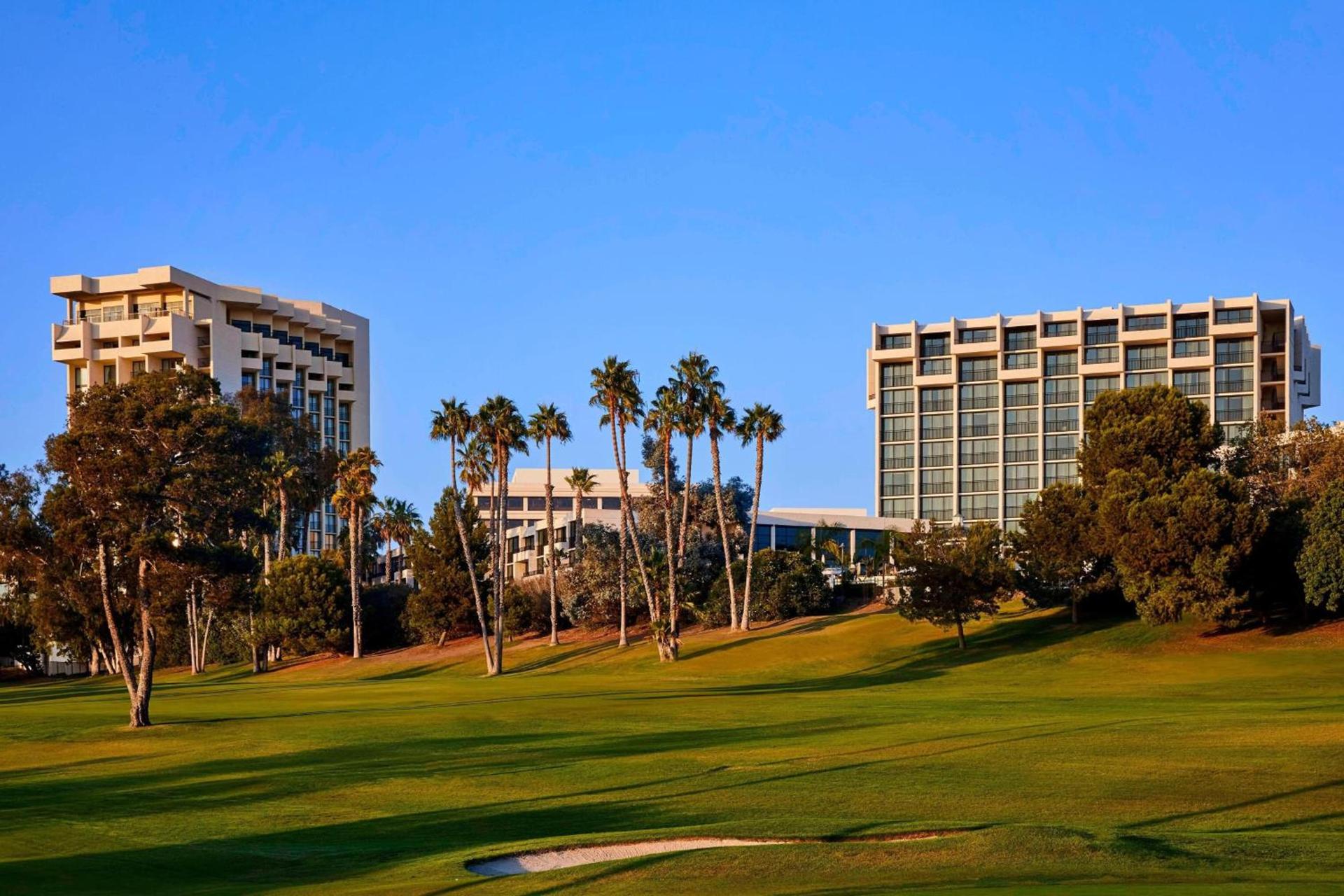 VEA Newport Beach, a Marriott Resort & Spa photo 3