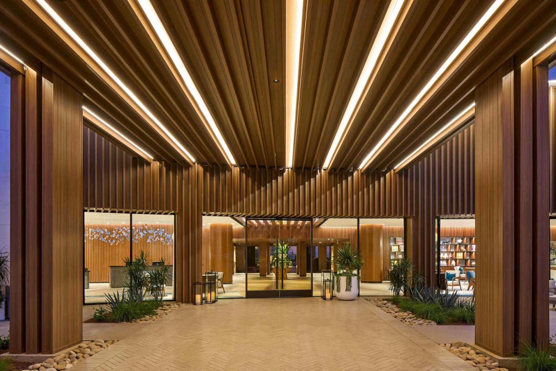 VEA Newport Beach, a Marriott Resort & Spa photo 11
