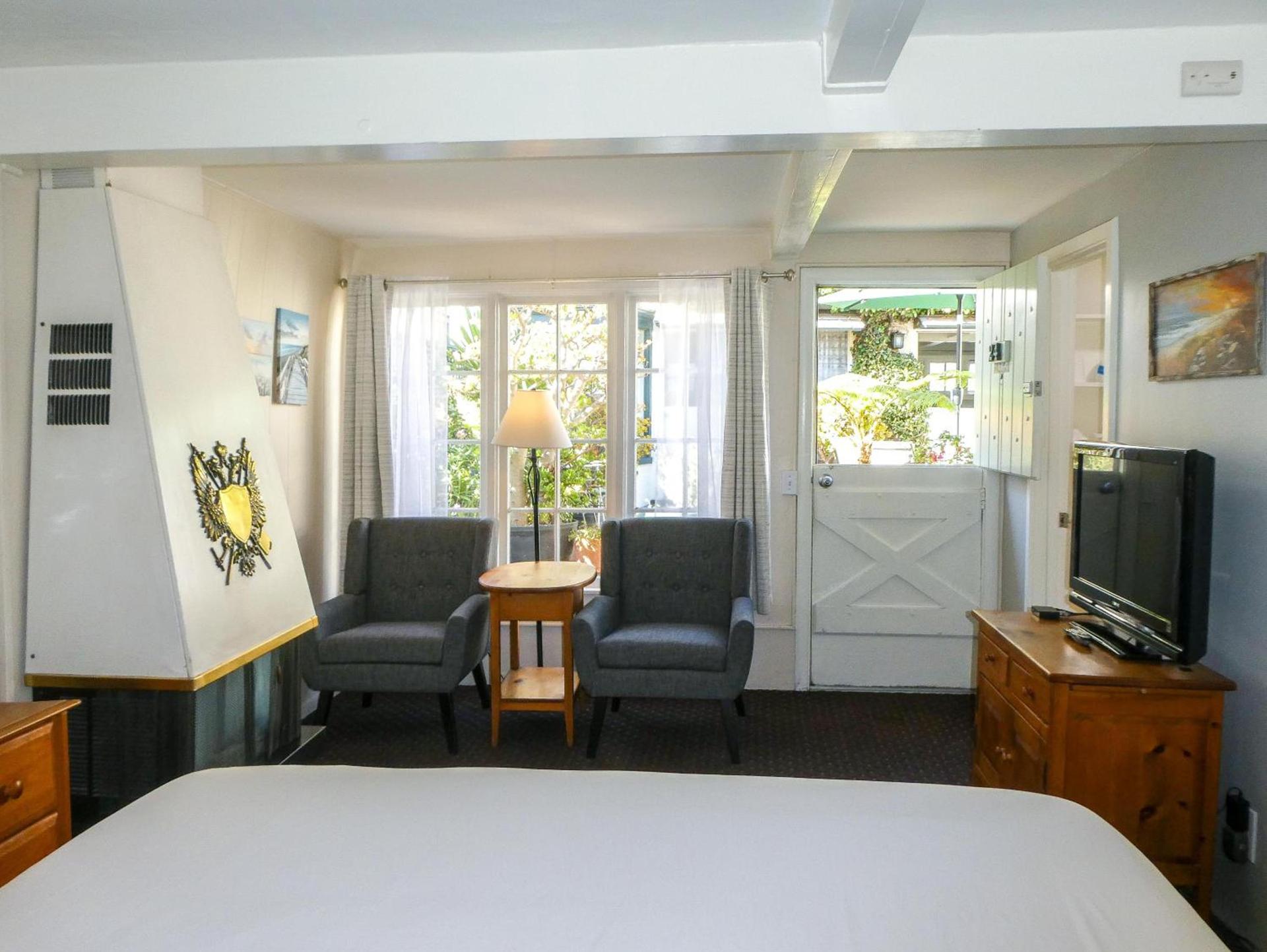 Carmel Fireplace Inn photo 12