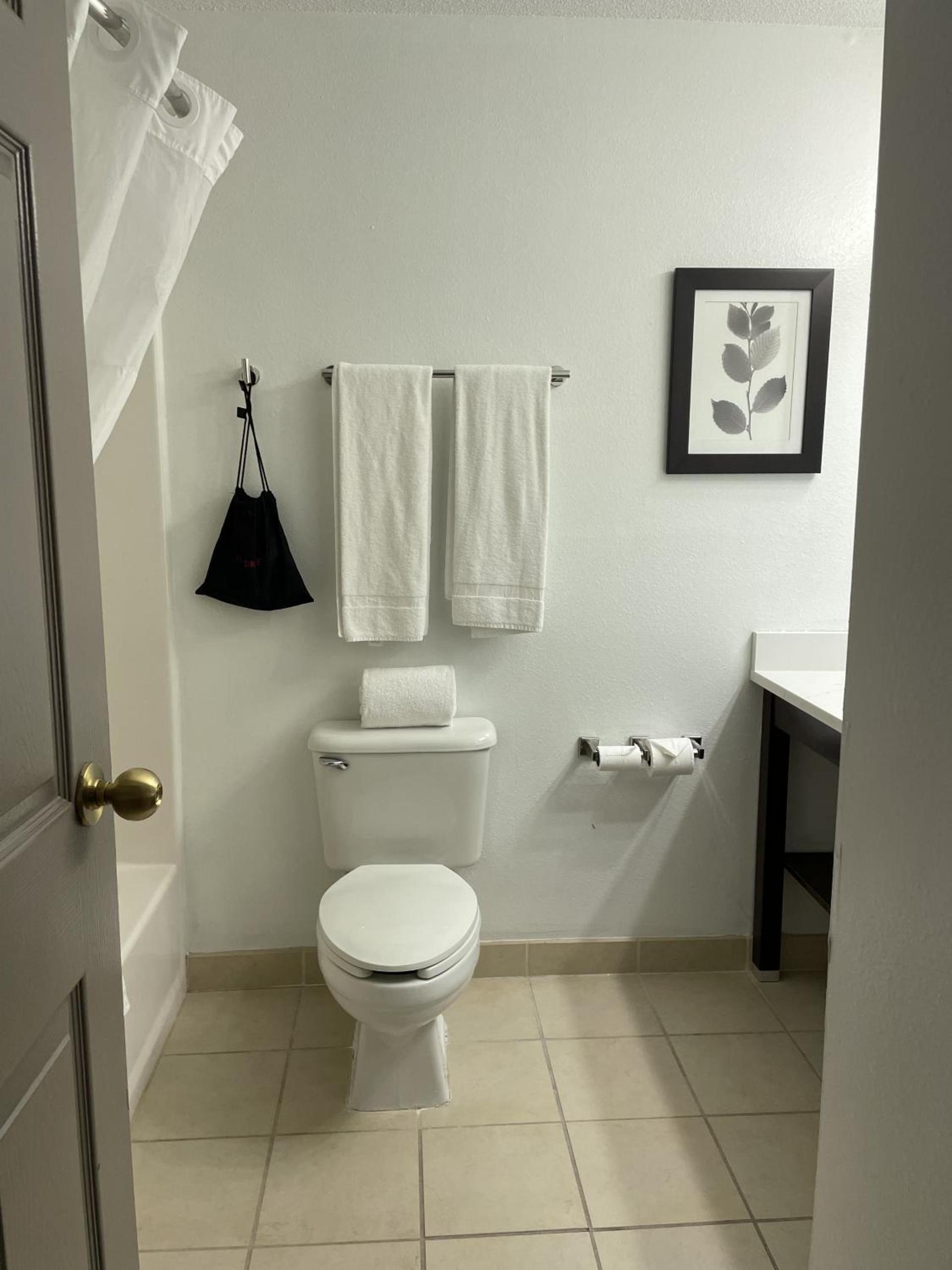 HARMONY INN & SUITES photo 65