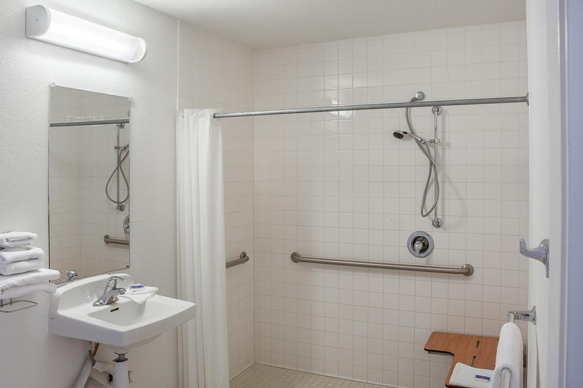 Motel 6-Ukiah, CA photo 9