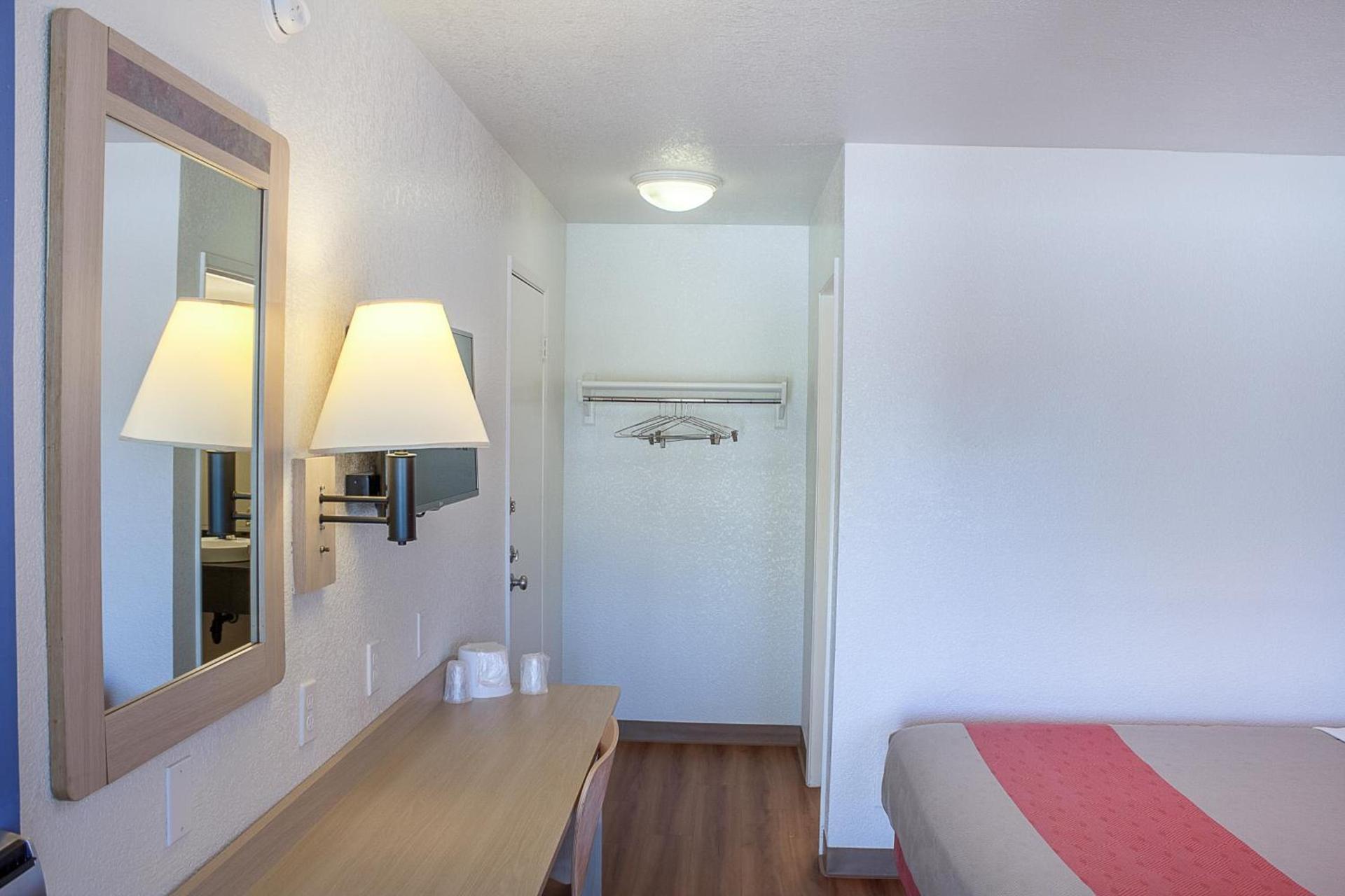 Motel 6-Ukiah, CA photo 13