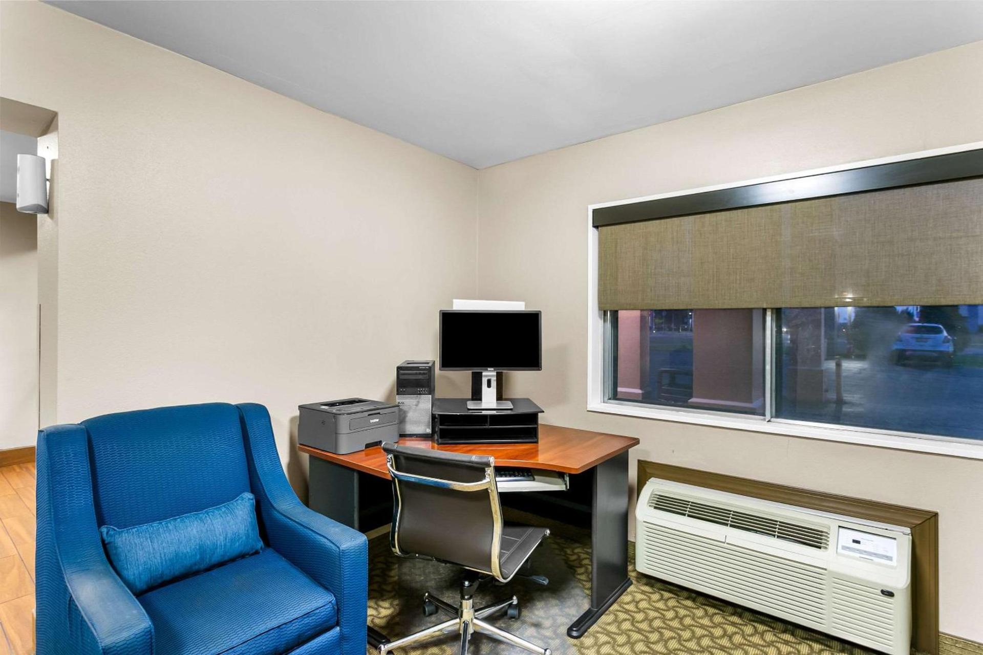 Comfort Inn Red Horse Frederick photo 27