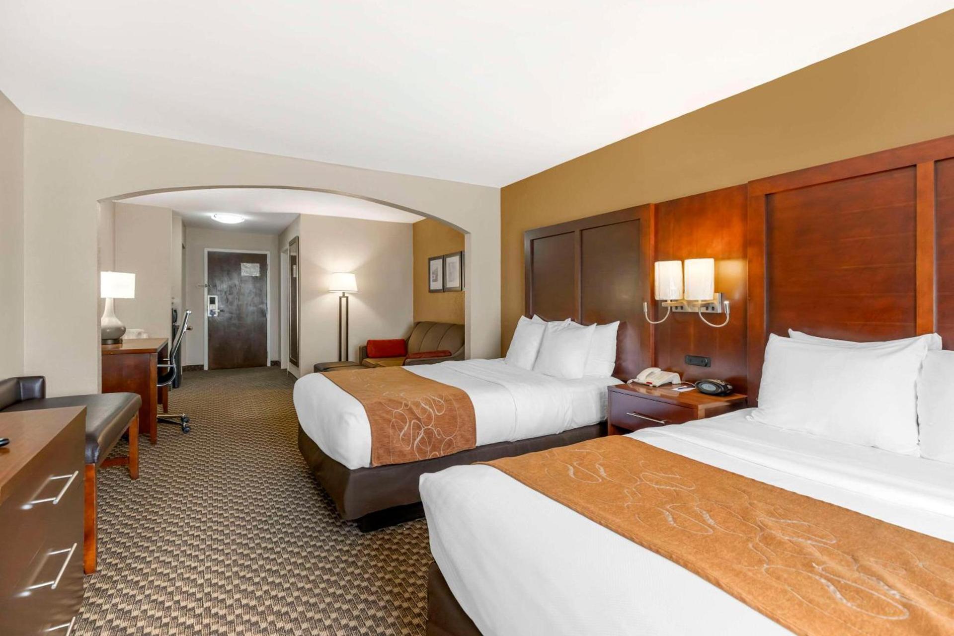 Comfort Suites Port Allen - Baton Rouge photo 19
