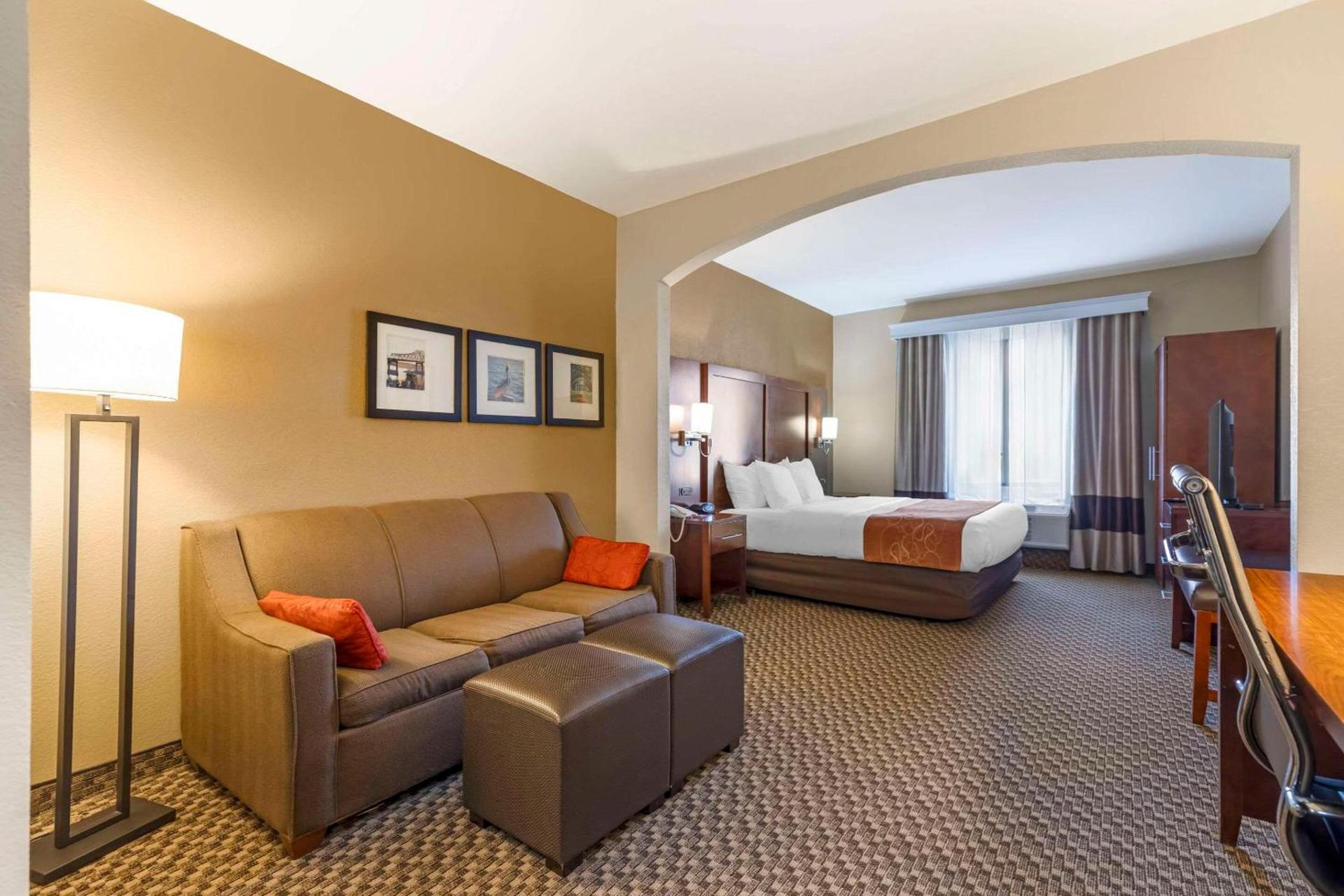 Comfort Suites Port Allen - Baton Rouge photo 22