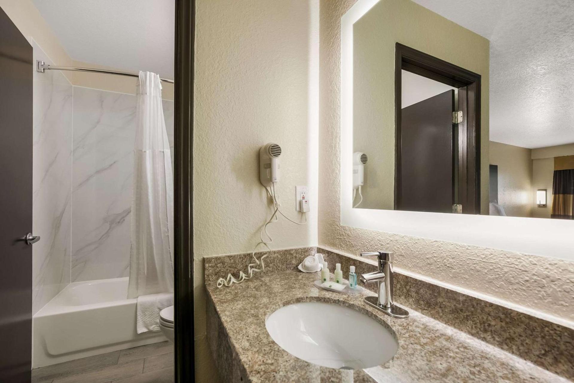 Quality Inn Commerce at I-85 photo 18