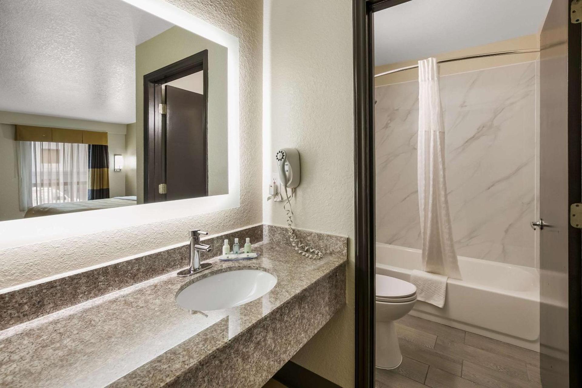 Quality Inn Commerce at I-85 photo 21