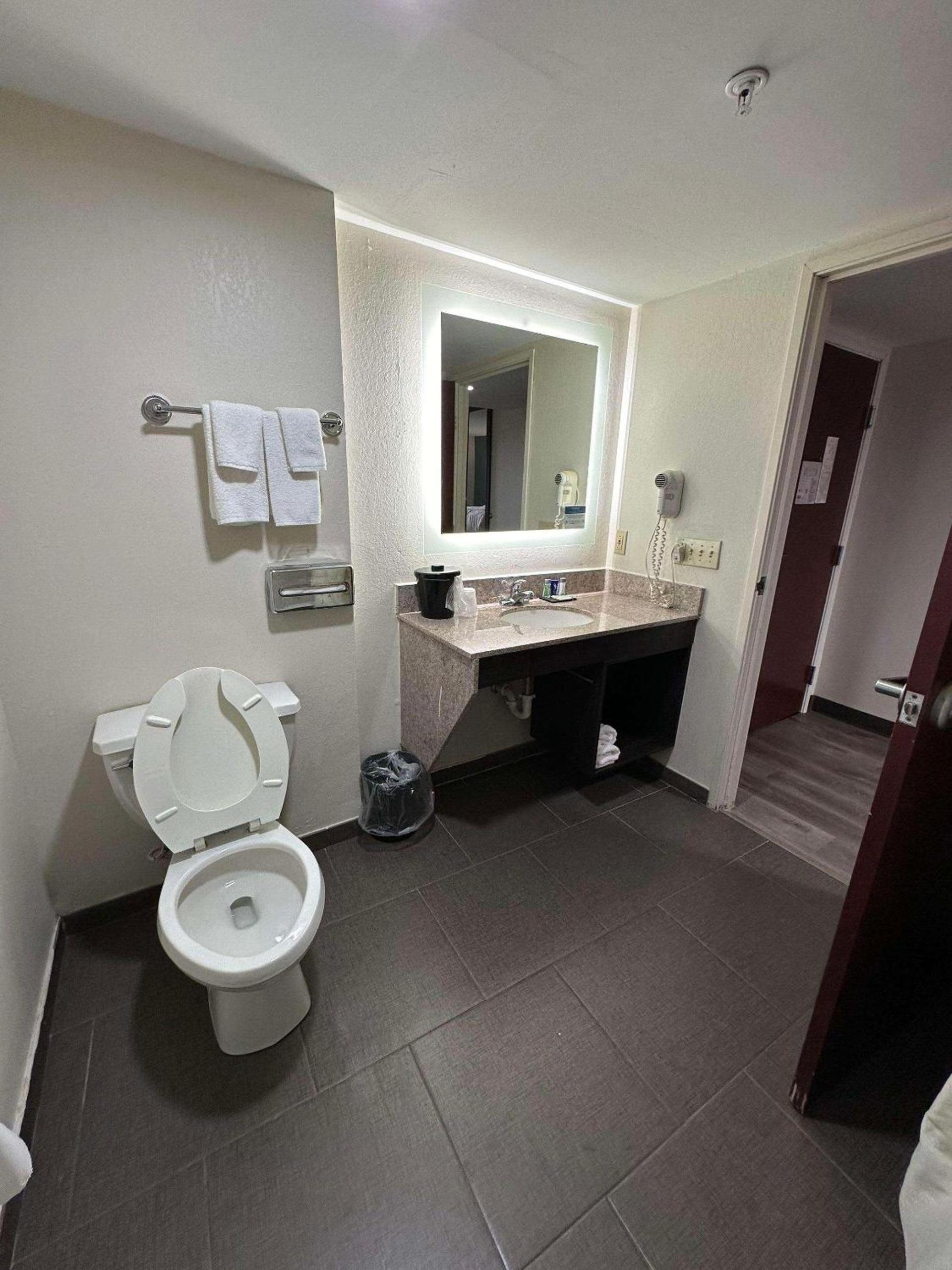 Sleep Inn & Suites Pineville - Alexandria photo 32